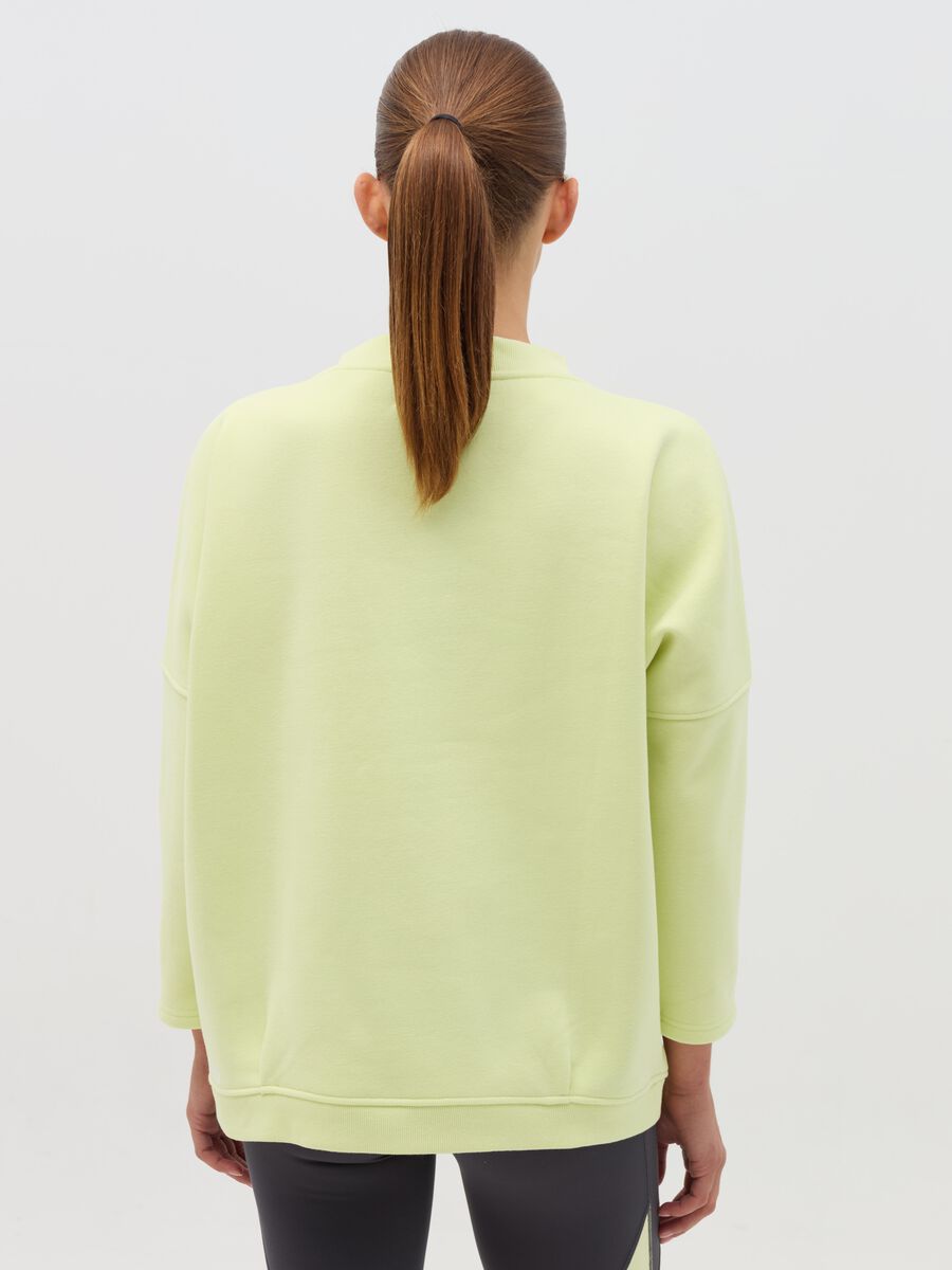 Sweatshirt with V neck_3