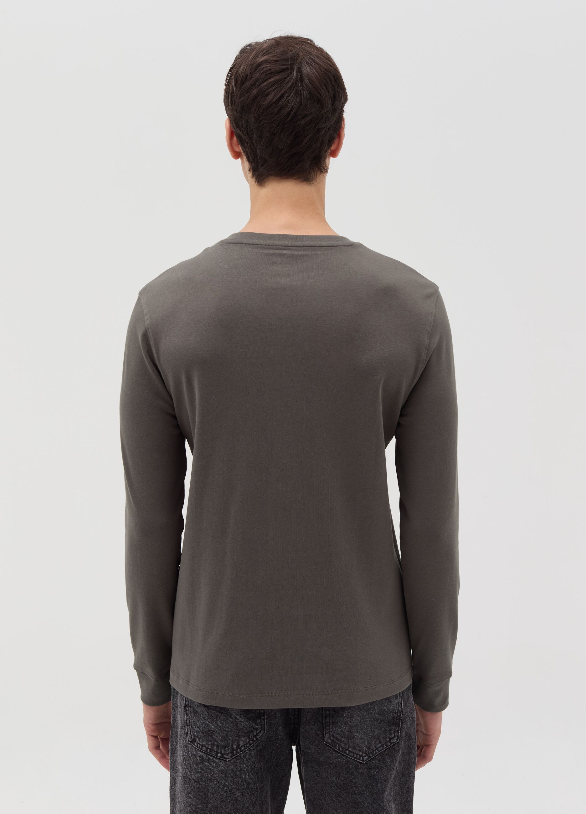 Long-sleeved T-shirt with V neck