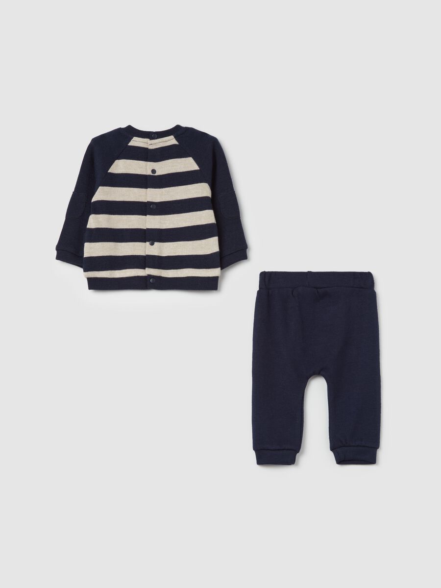 Set pullover e pantaloni in maglia a righe_1