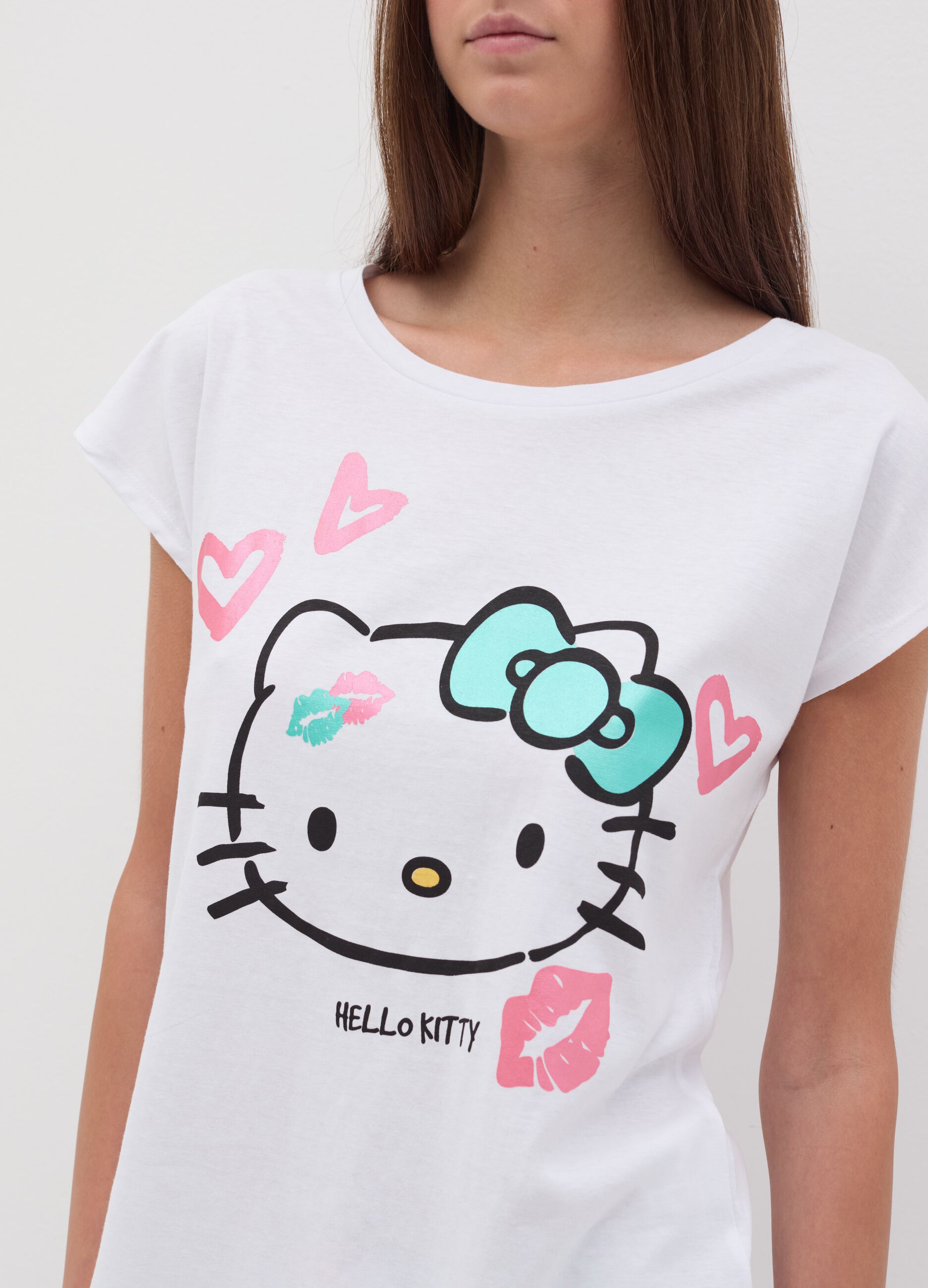 Pigiama con pantalone pinocchietto stampa Hello Kitty