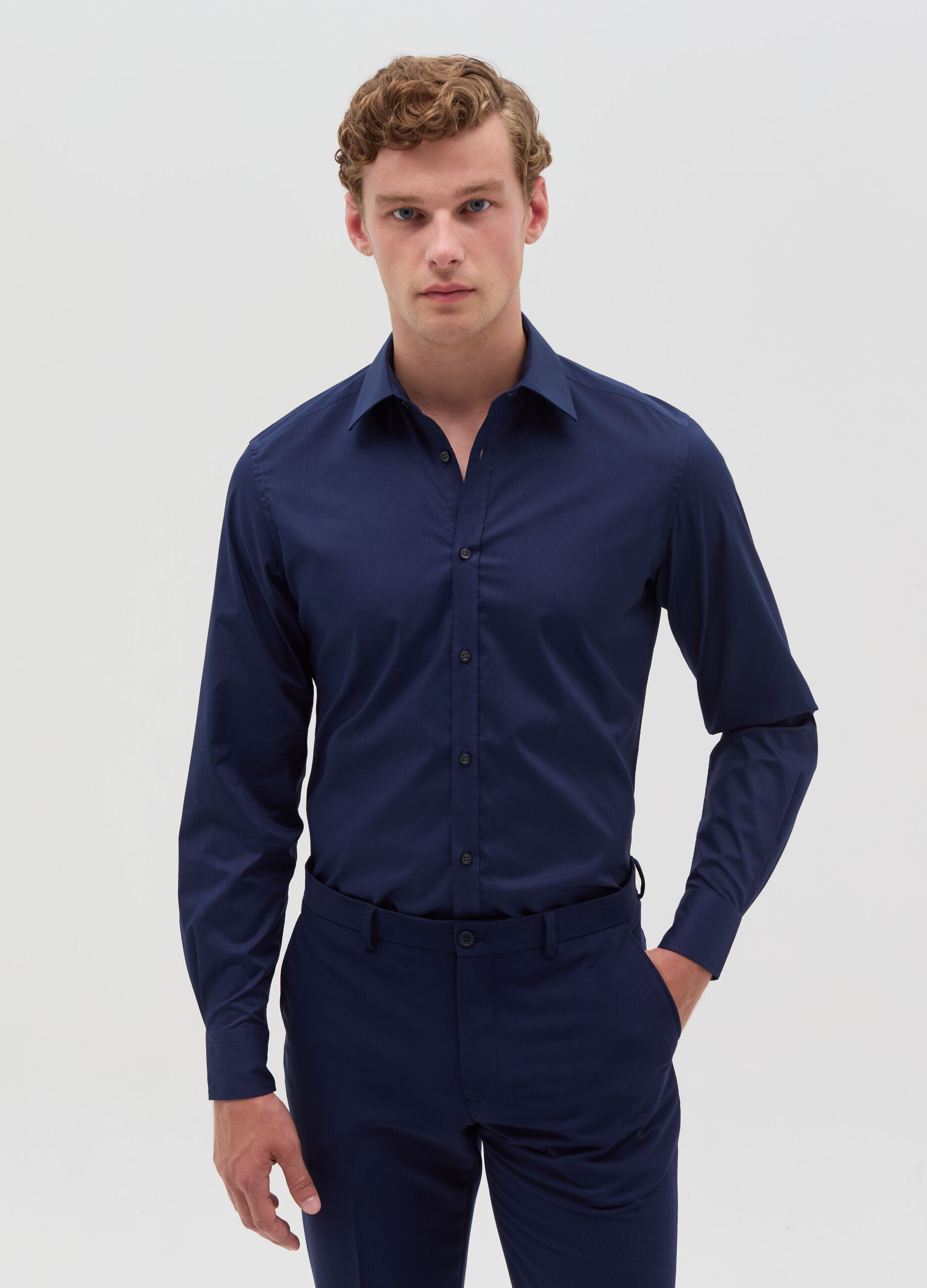 Solid colour slim fit shirt