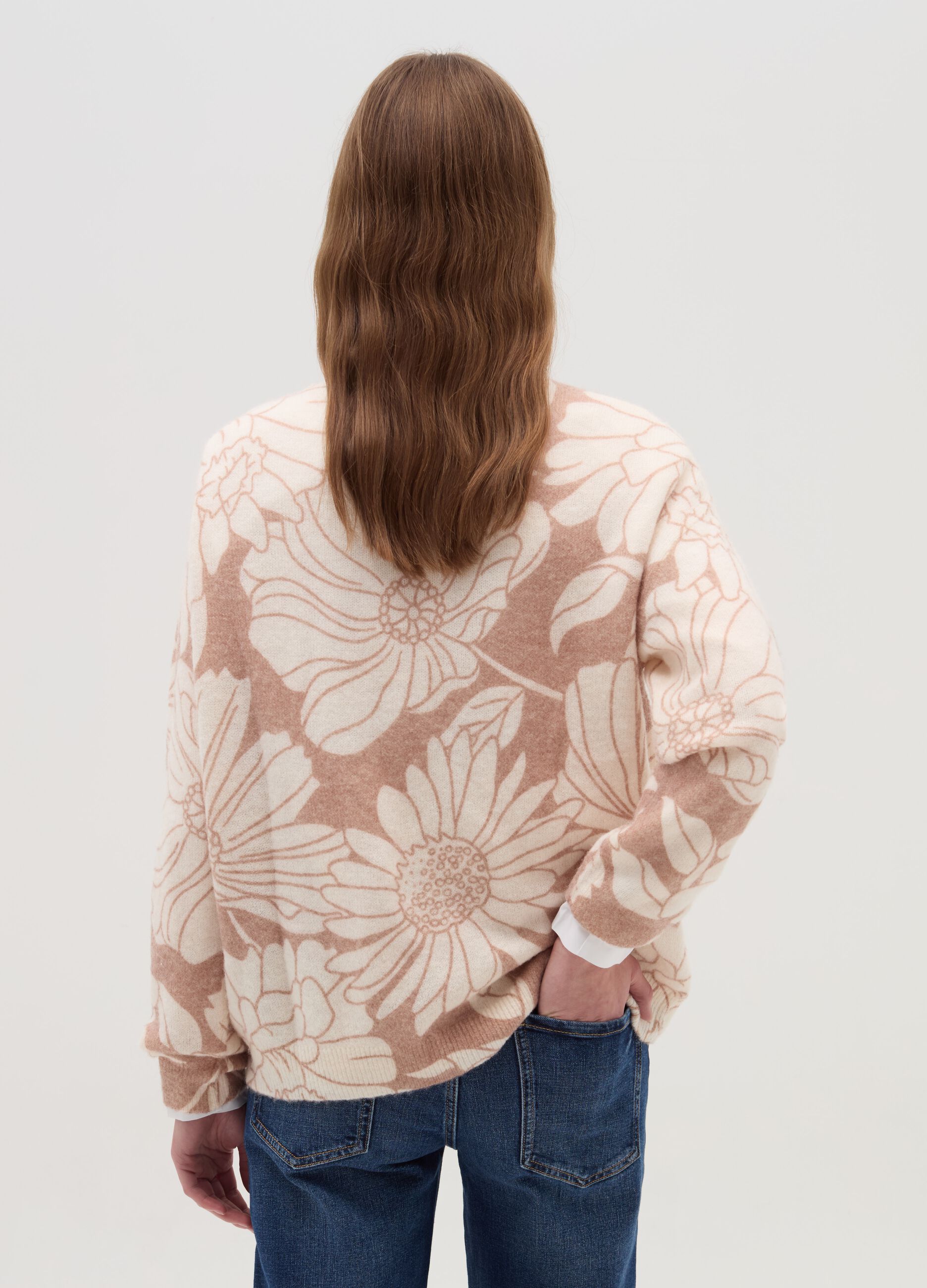 Pullover with maxi flowers design