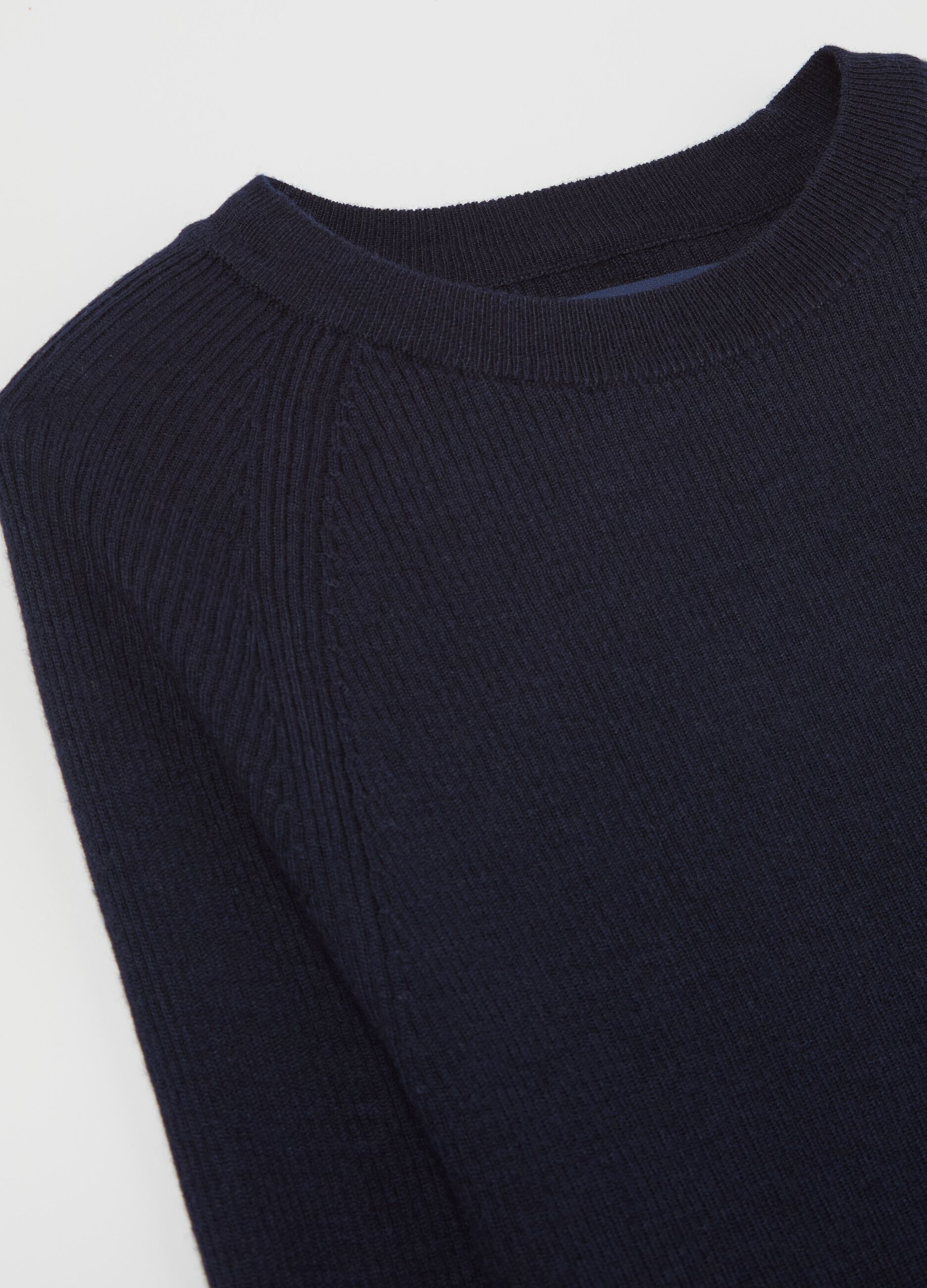 Contemporary ribbed top with raglan sleeves