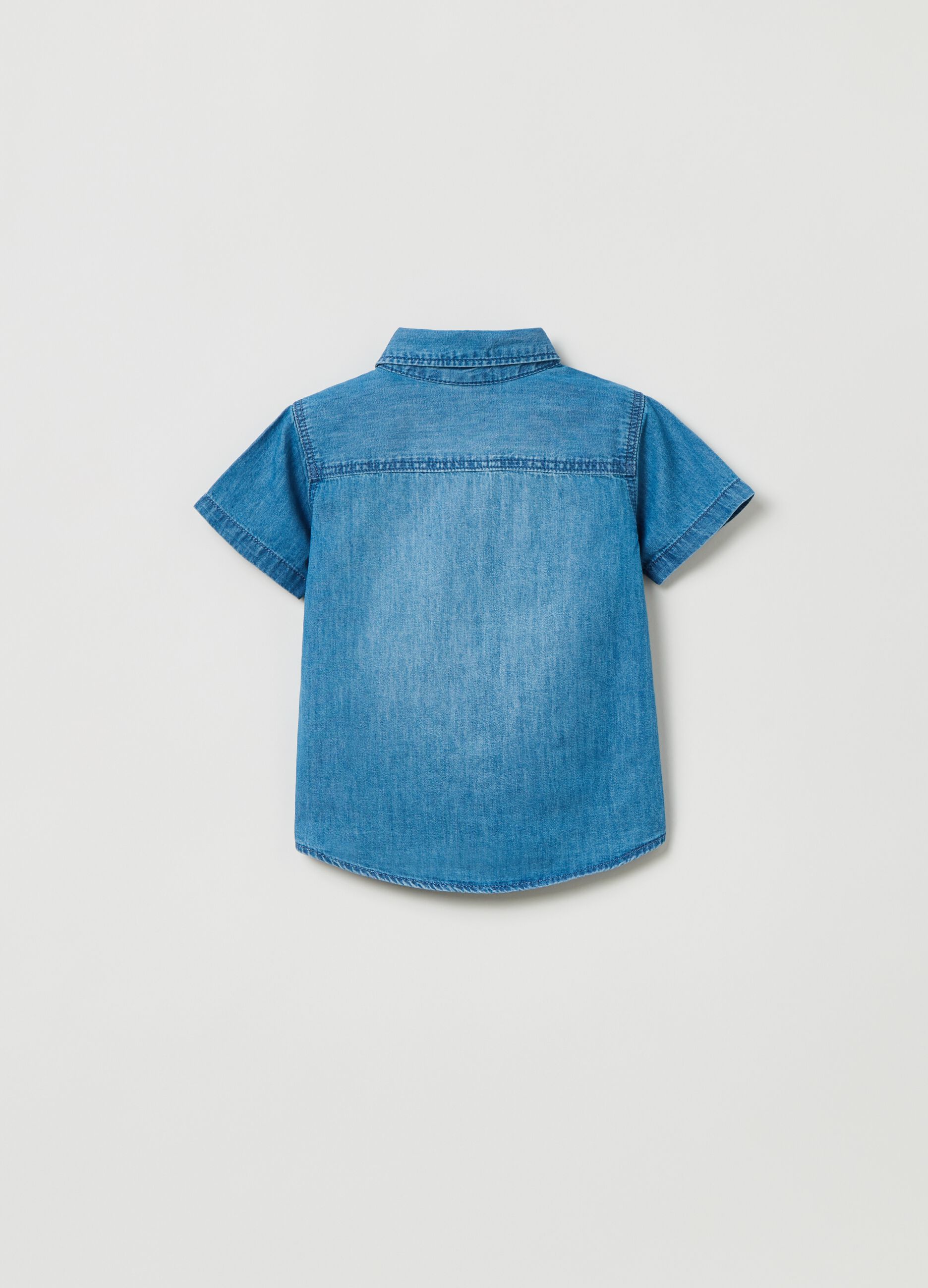 Short-sleeved denim shirt