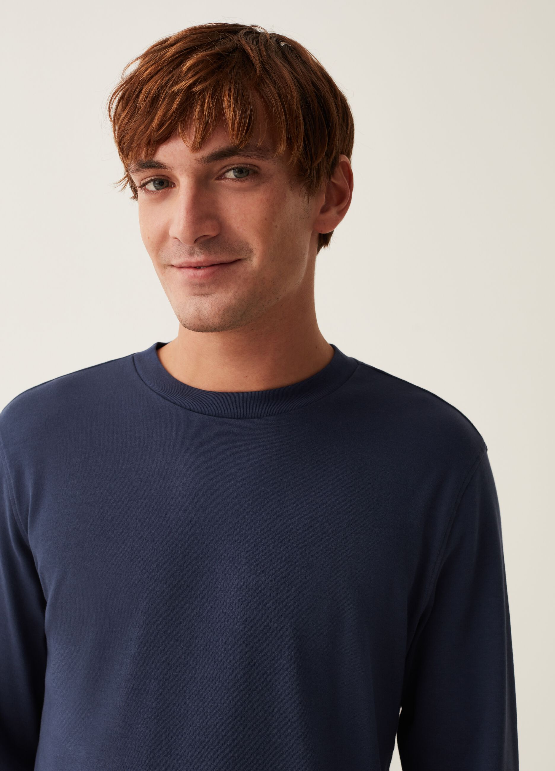 Long-sleeved T-shirt with round neck