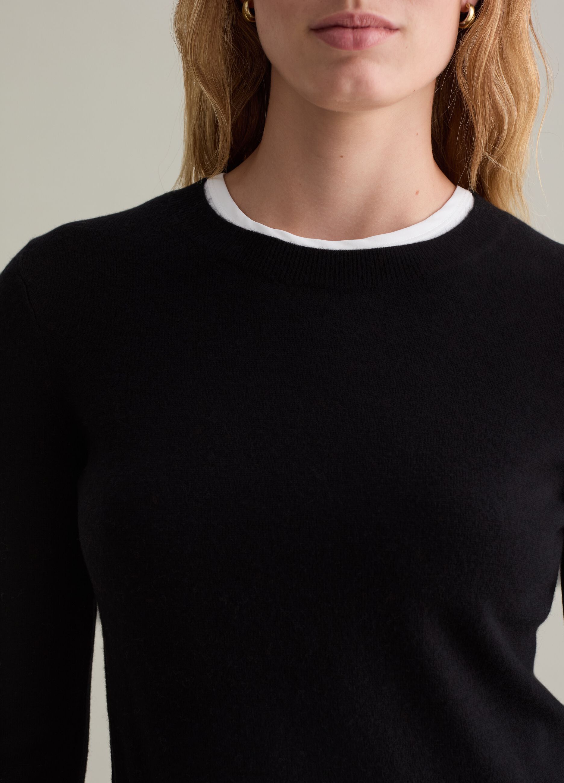 Wool pullover with round neck