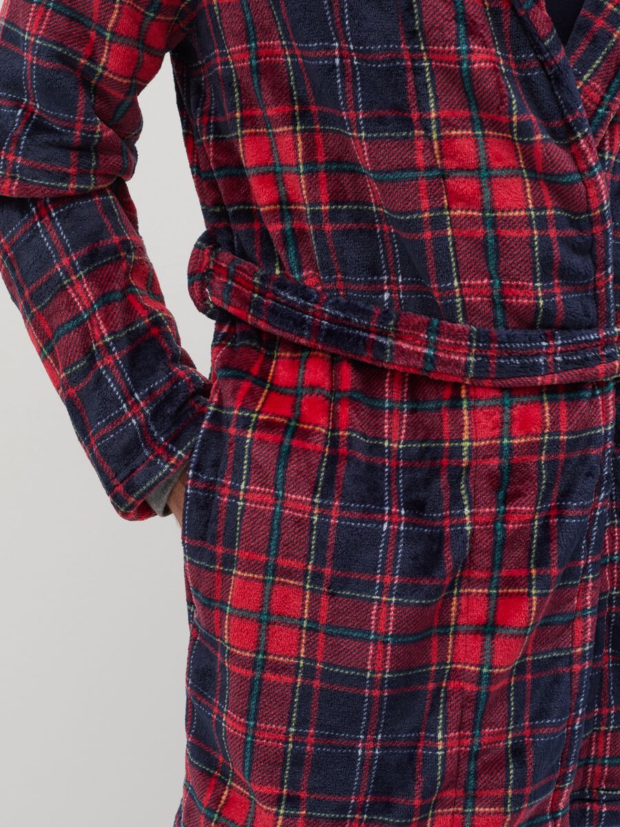 Long dressing gown in fleece with tartan pattern_2