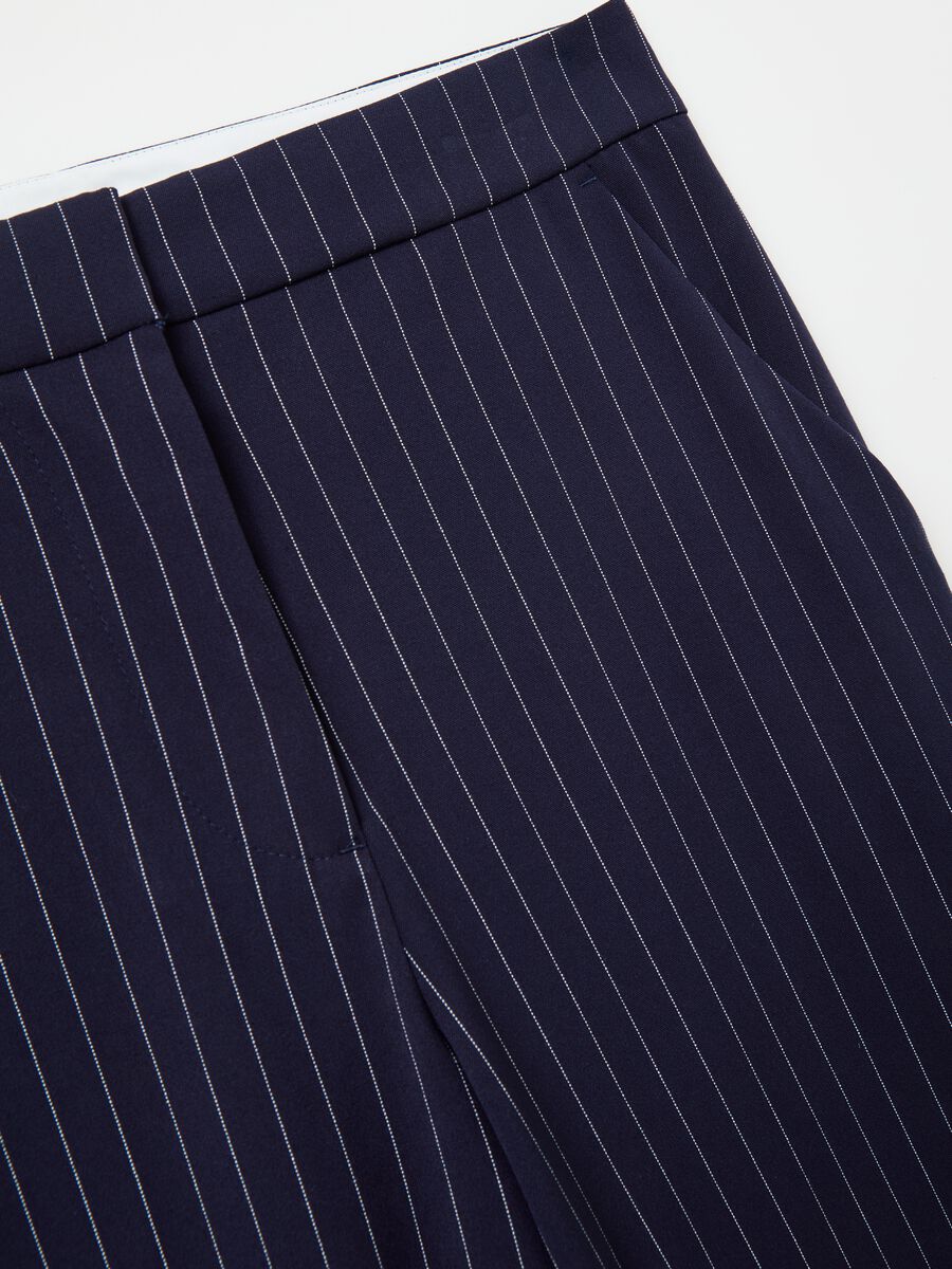 Pinstriped Bermuda shorts with pockets_5