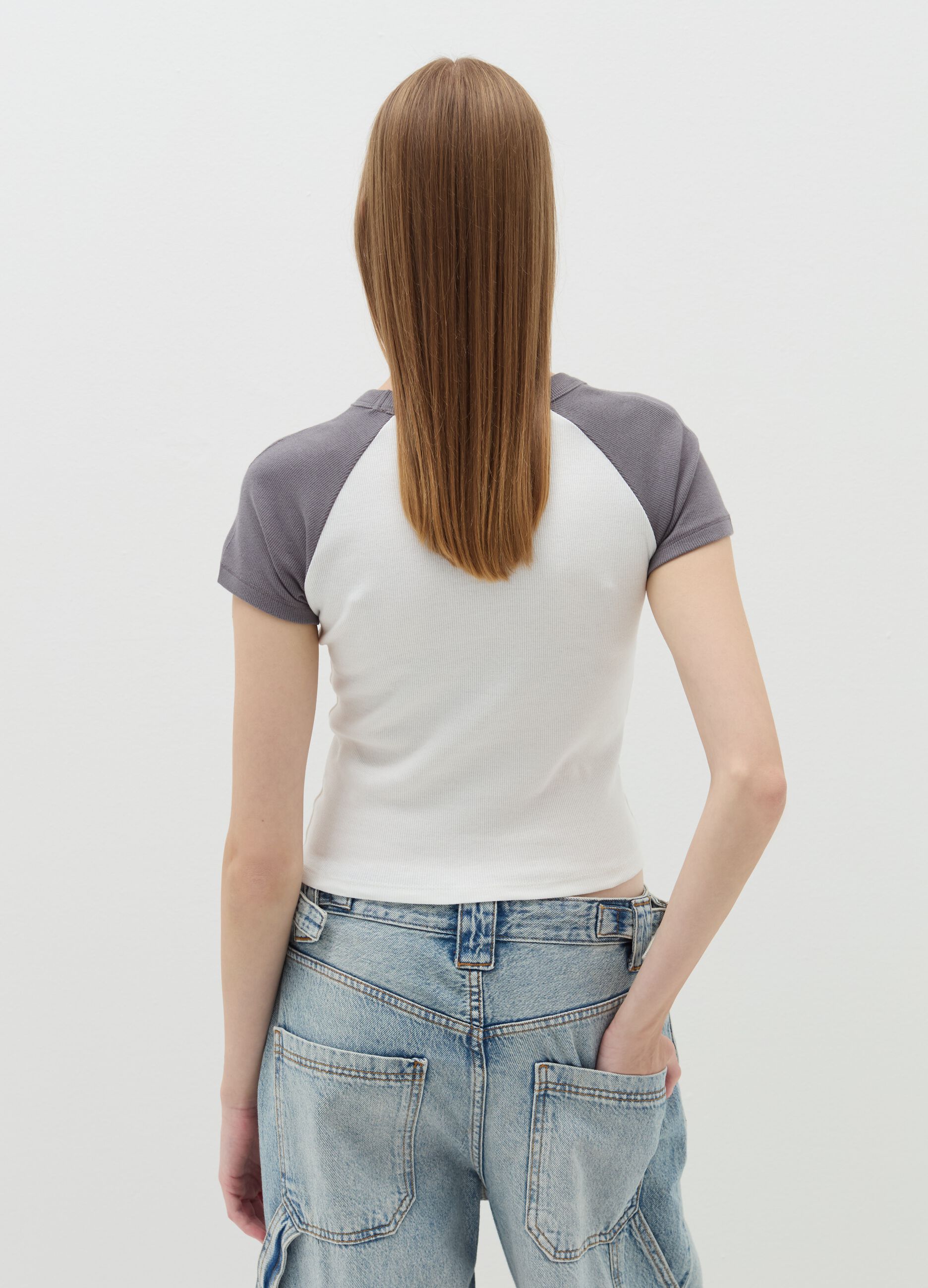 Ribbed T-shirt with embroidery