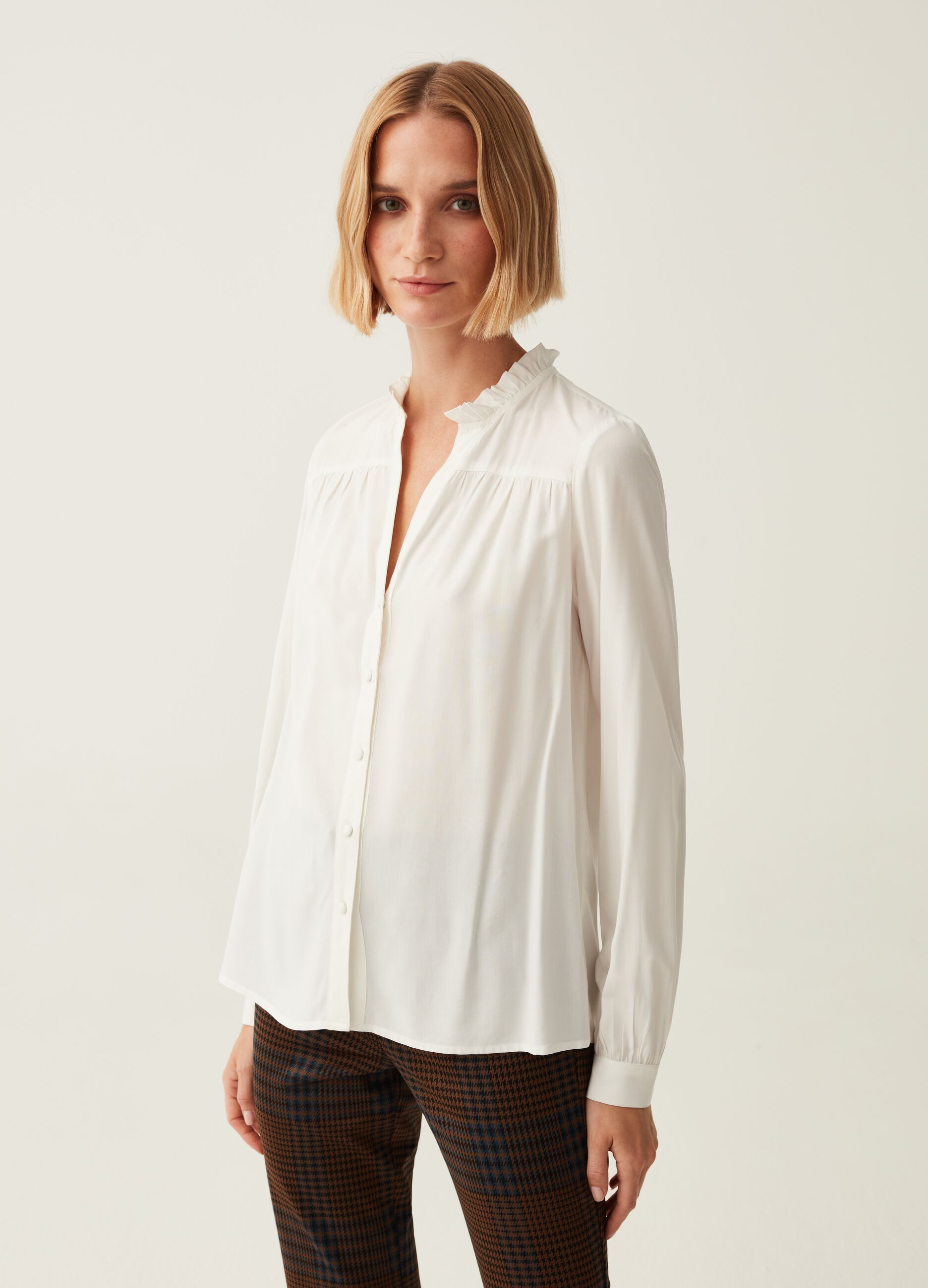 Viscose blouse with frills