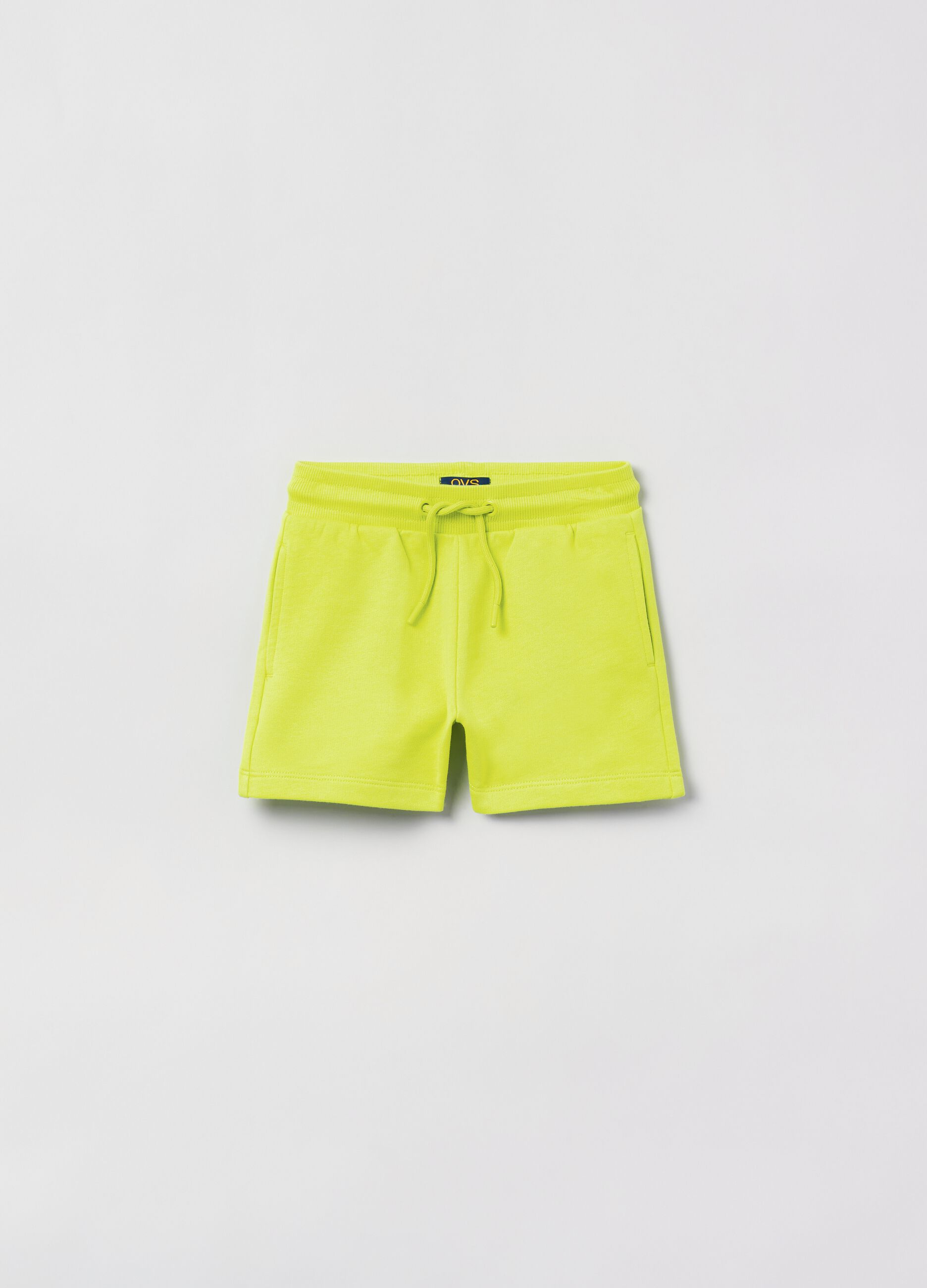 Fitness shorts with drawstring