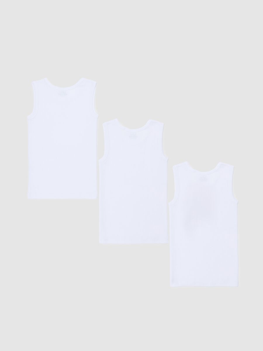 Three-pack organic cotton vests_1