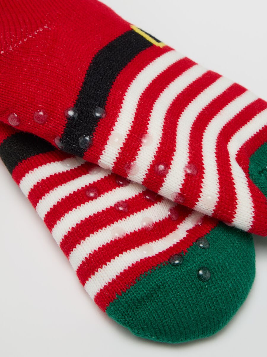 Short slipper socks with Christmas gnome design_1