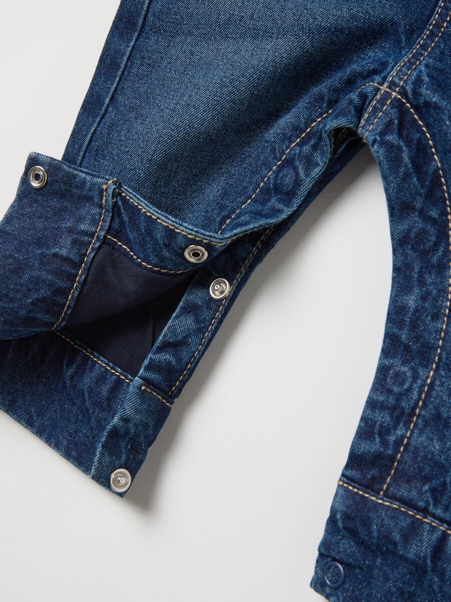 Denim dungarees with pockets_3