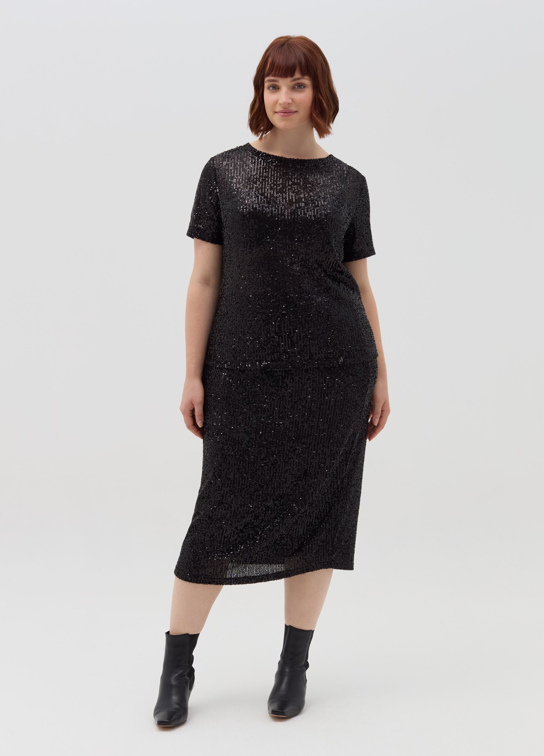 Curvy T-shirt with sequins