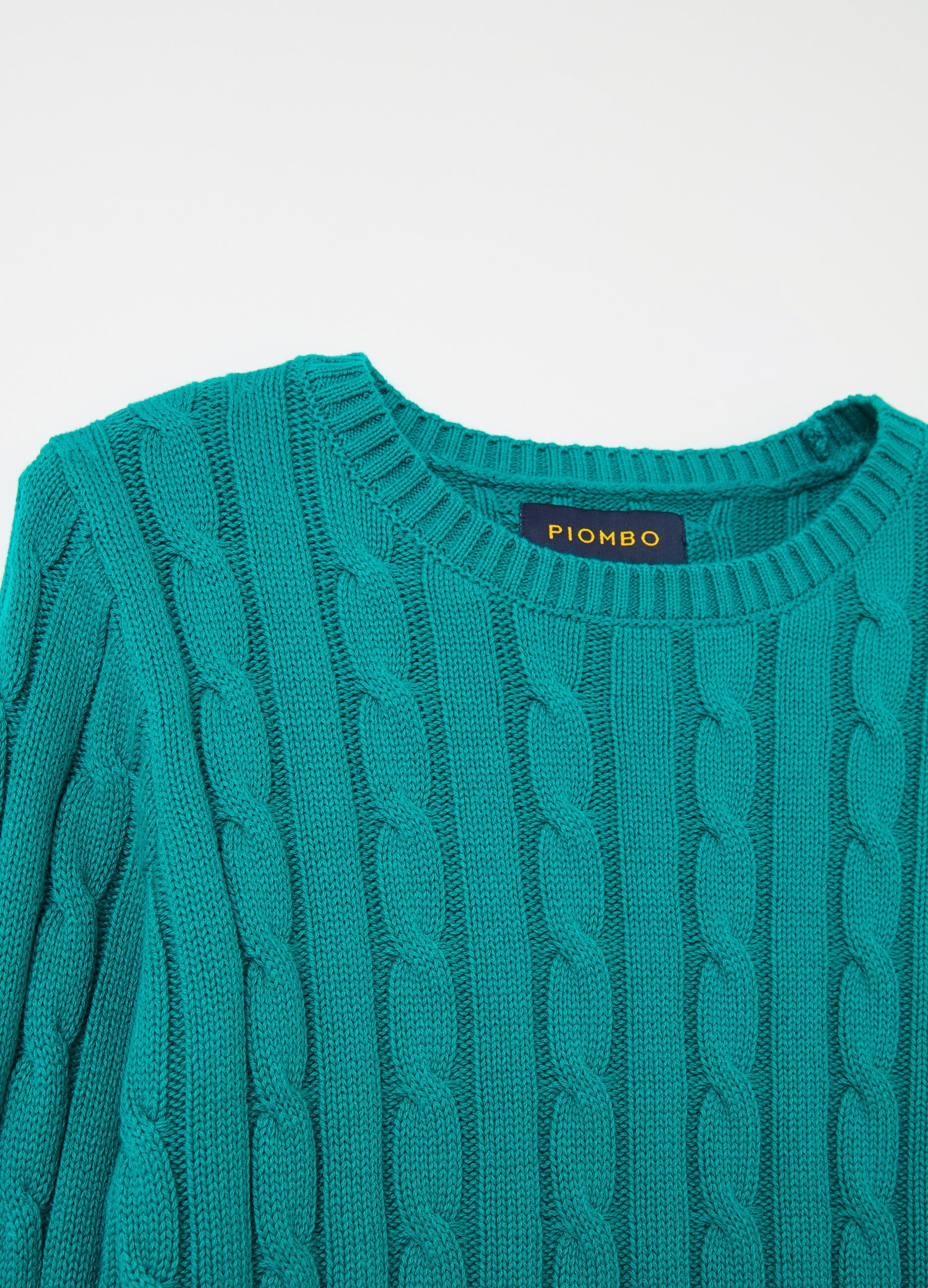 Ribbed pullover with cable-knit design