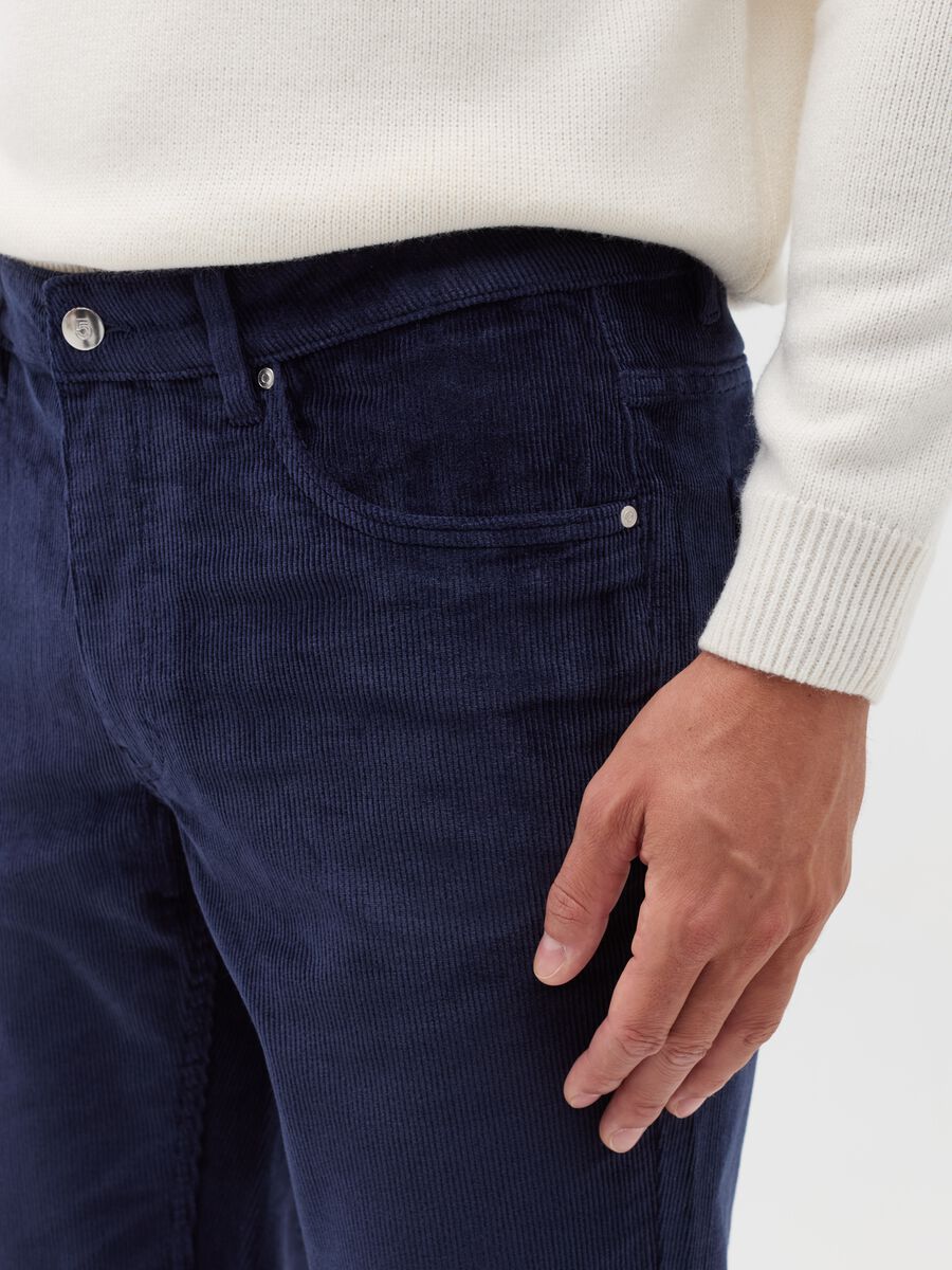 Trousers with five pockets in corduroy_3