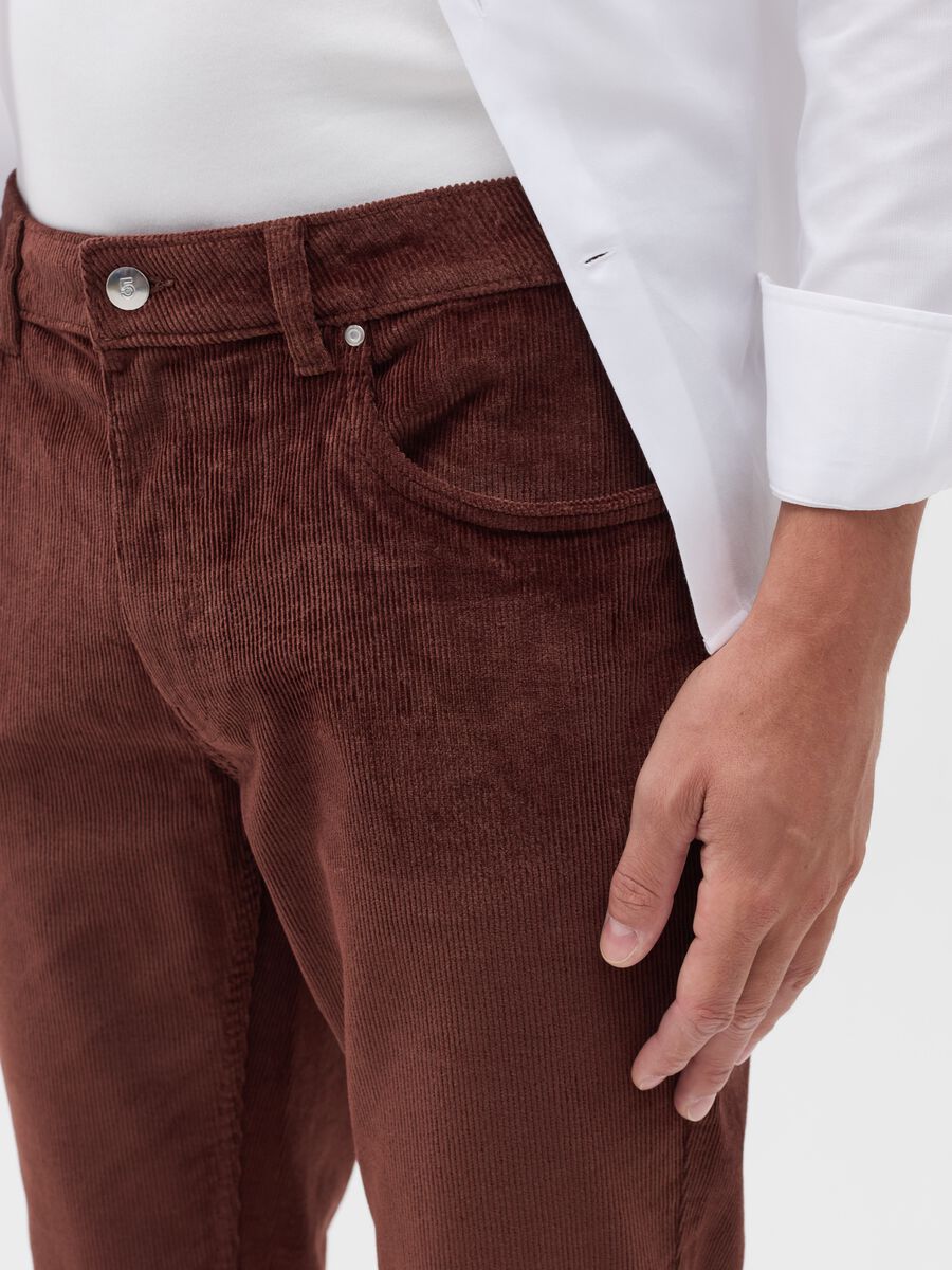 Trousers with five pockets in corduroy_3