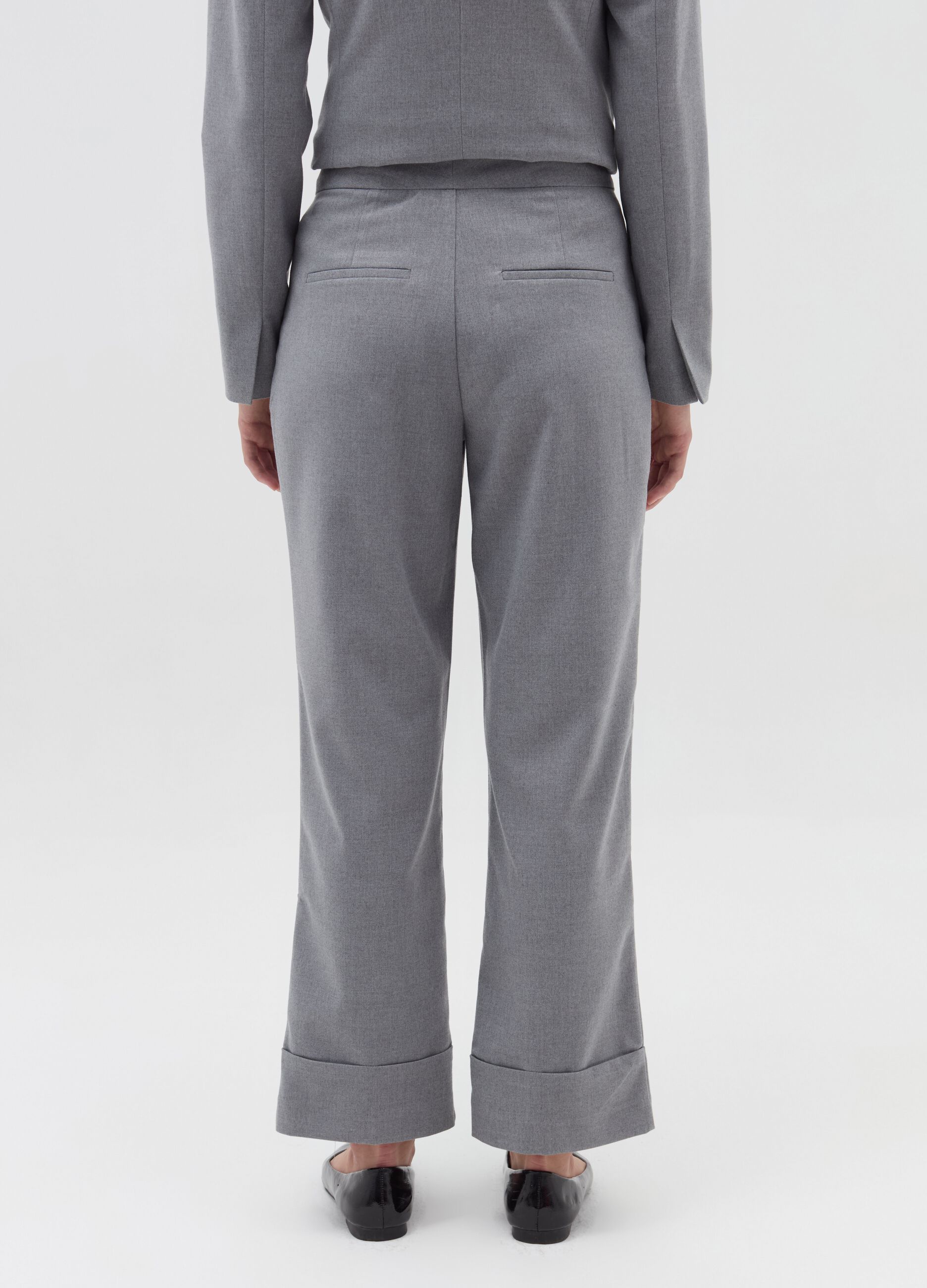 Straight-fit trousers with turn ups