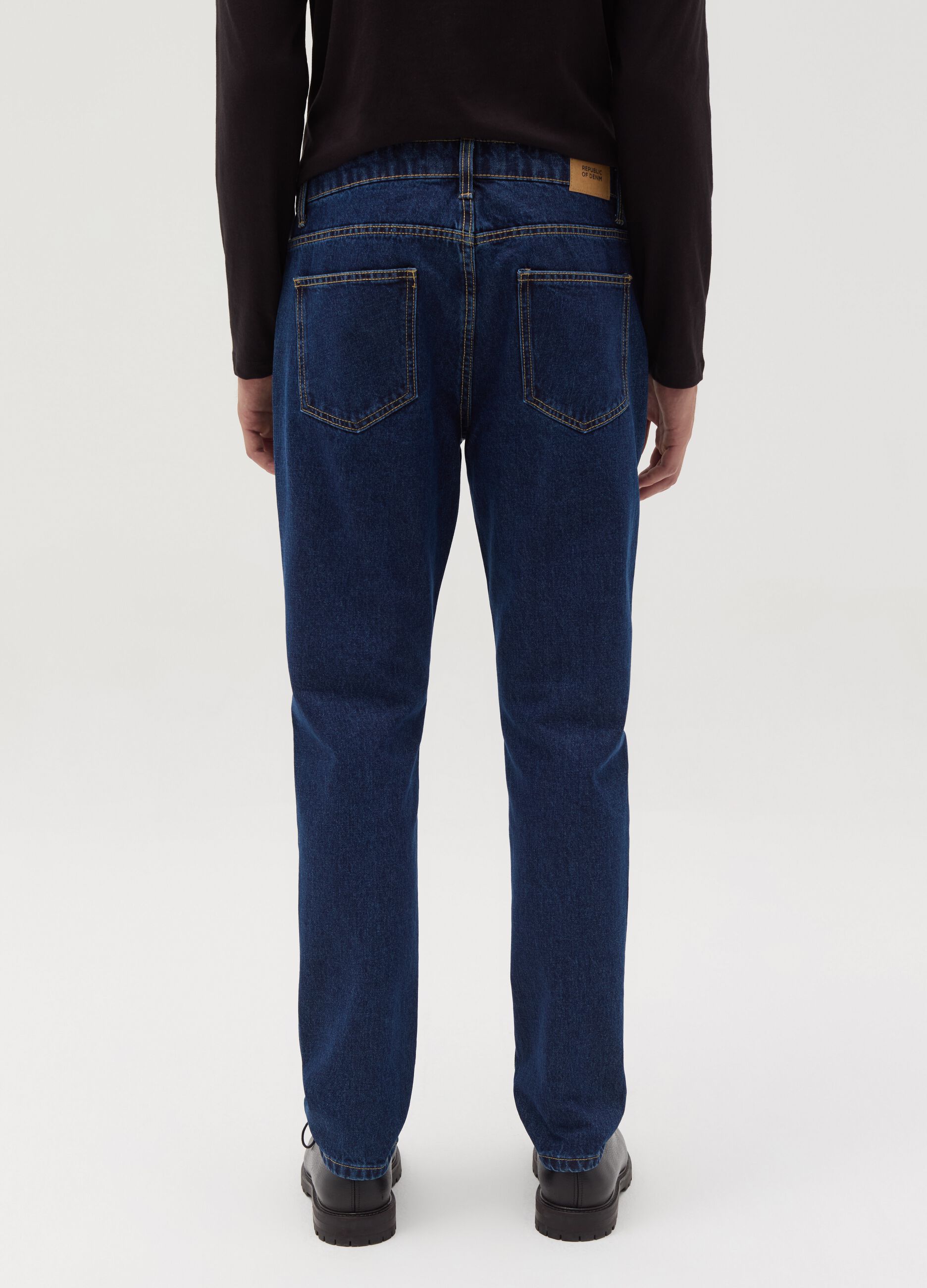 Slim-fit jeans