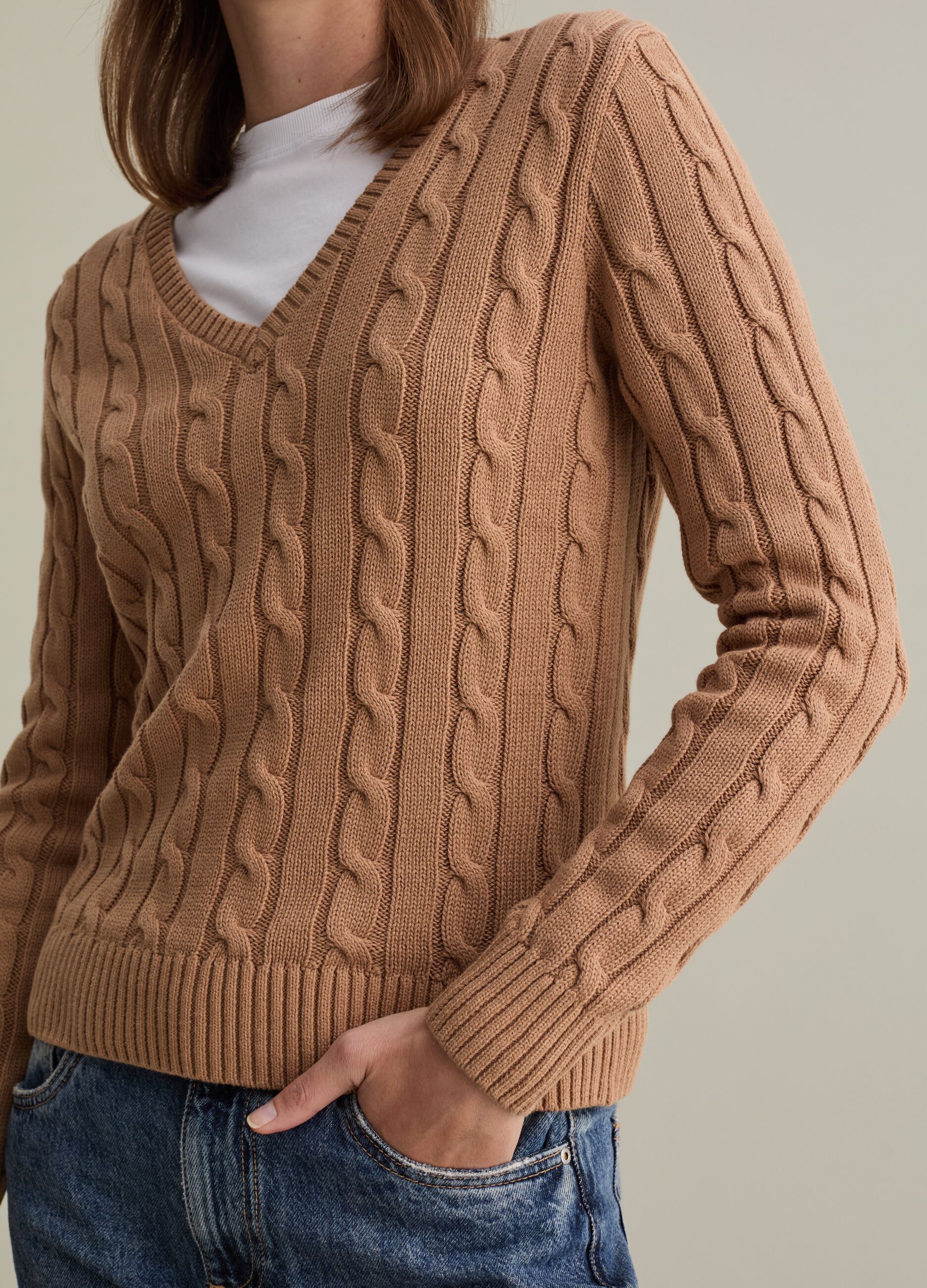 Cable-knit pullover with V neck