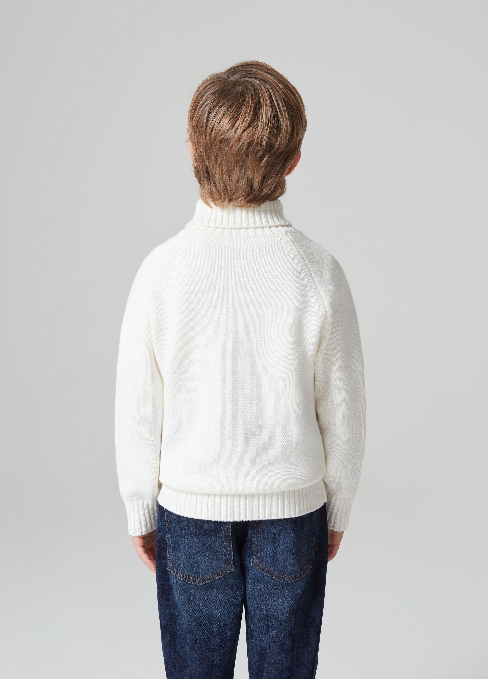 Solid-colour knit turtle-neck sweater