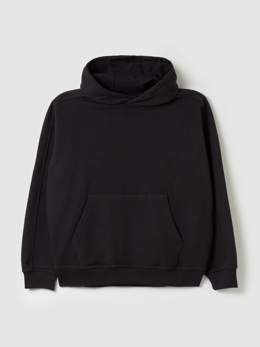 Sweatshirt with hood and pocket_0