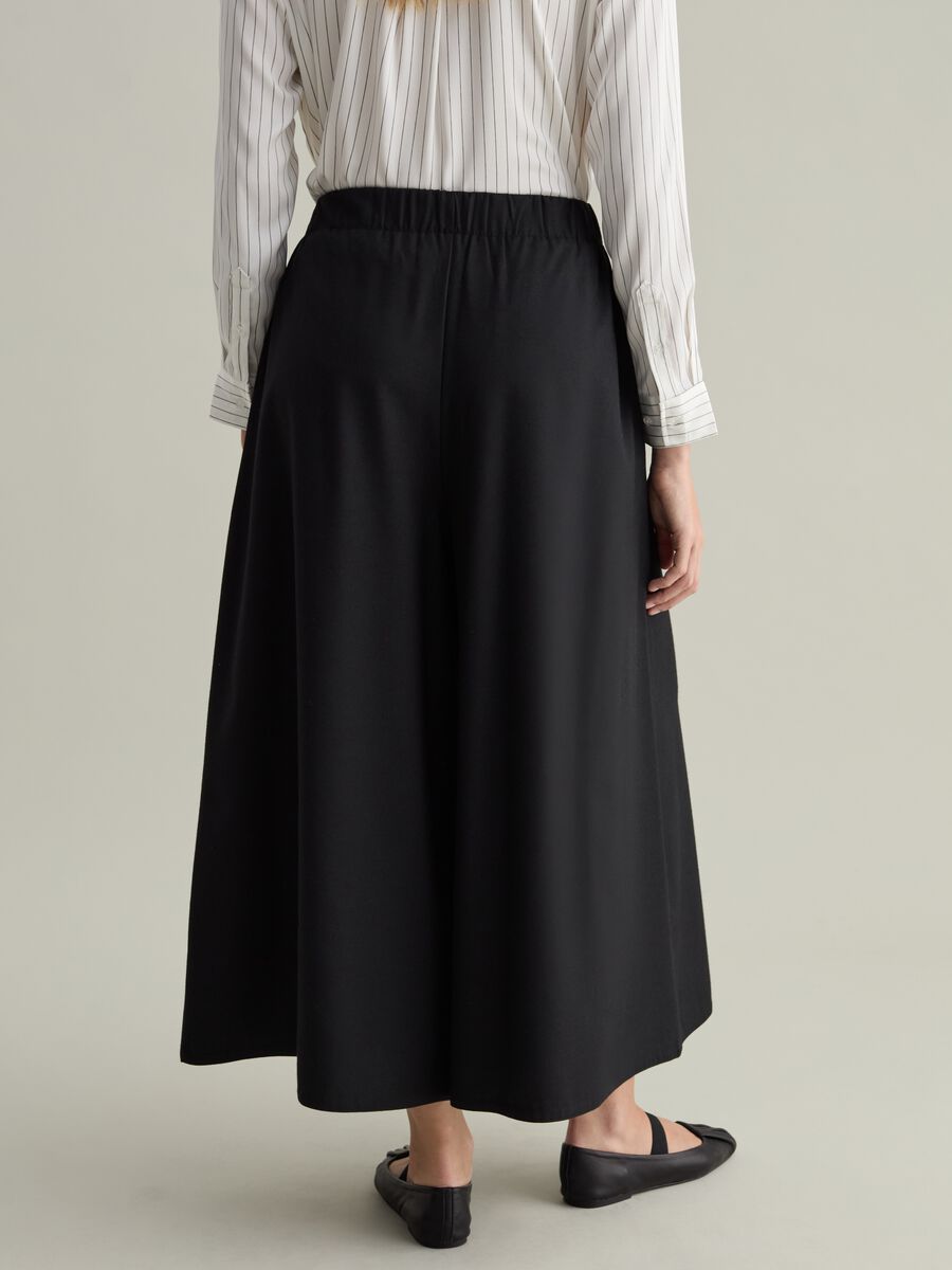 Contemporary wide-leg trousers_3