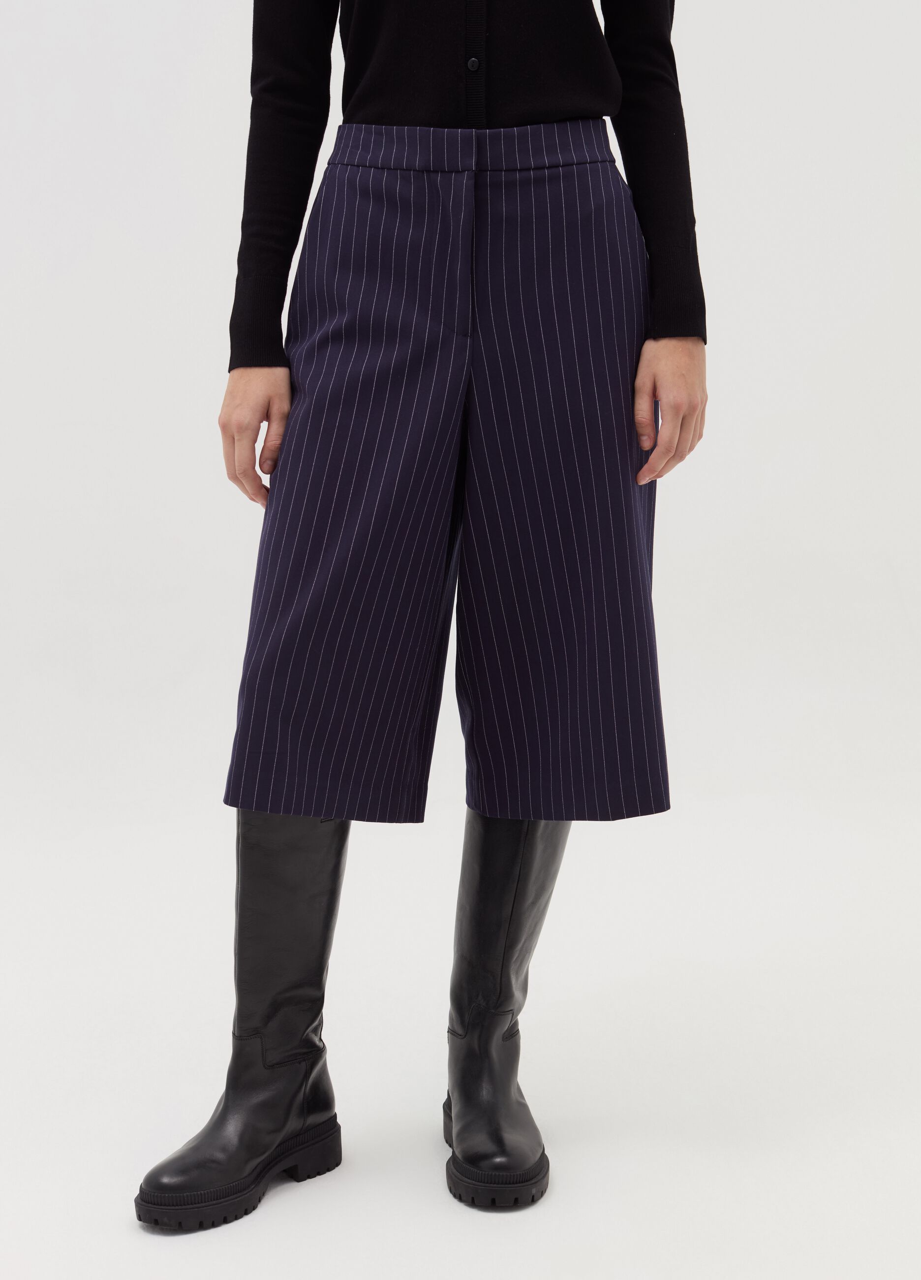 Pinstriped Bermuda shorts with pockets