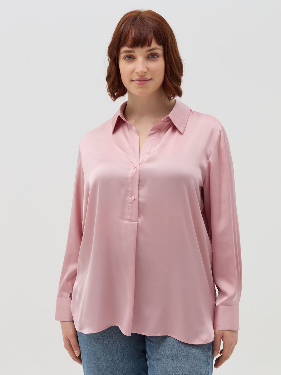 Curvy shirt in satin_1