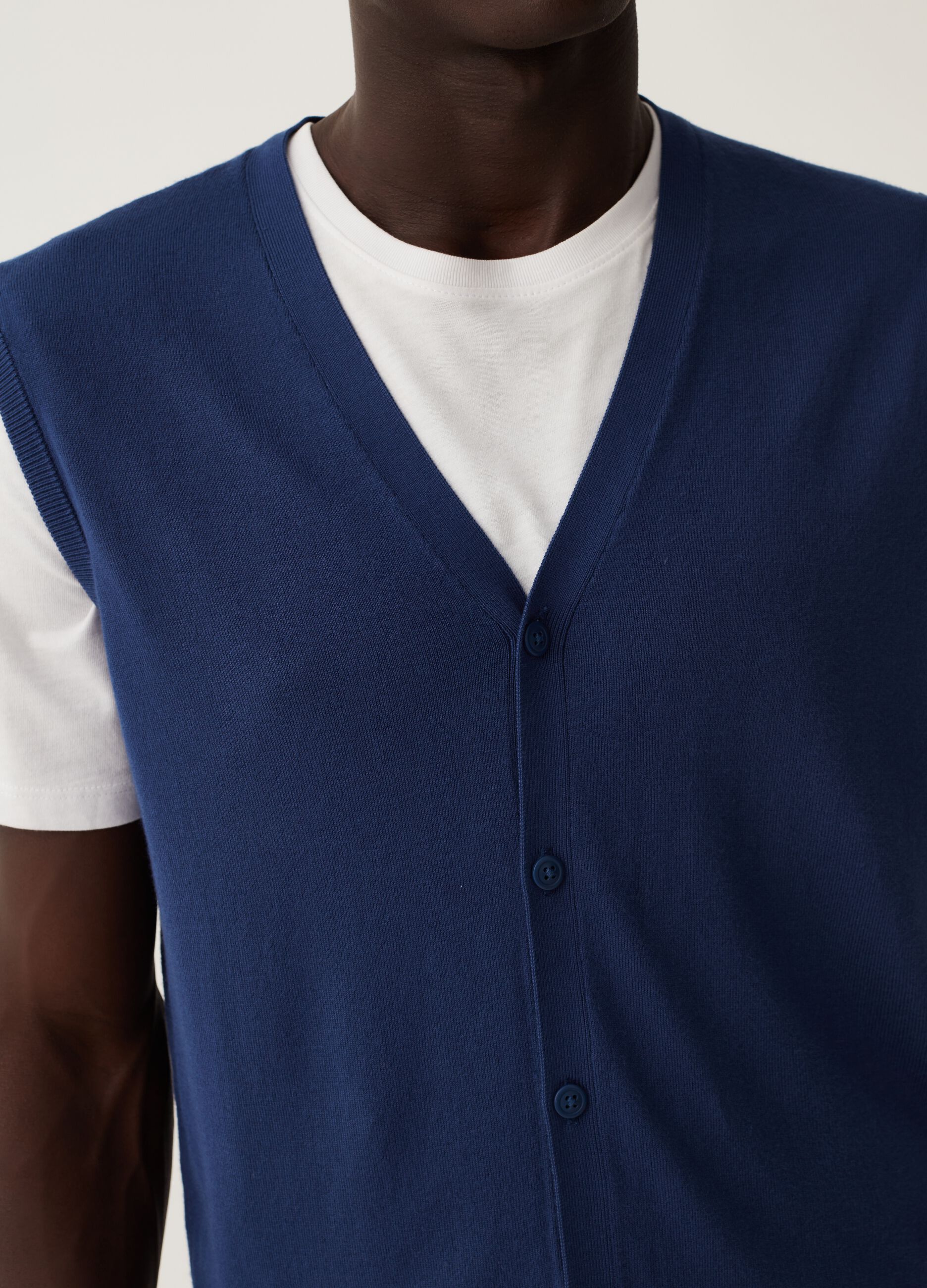 V-neck waistcoat