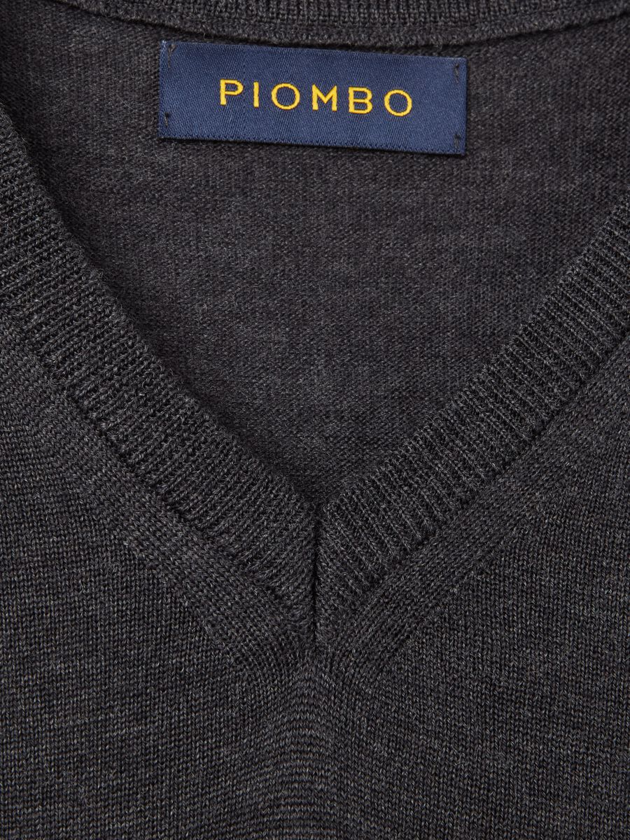 V-neck Merino wool waistcoat_5