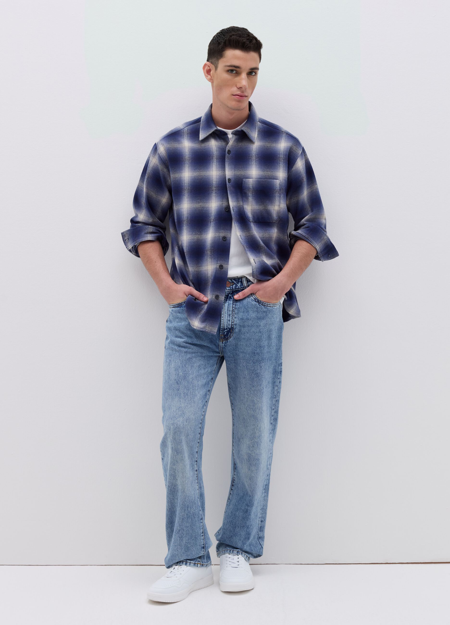 Five-pocket,straight-fit jeans