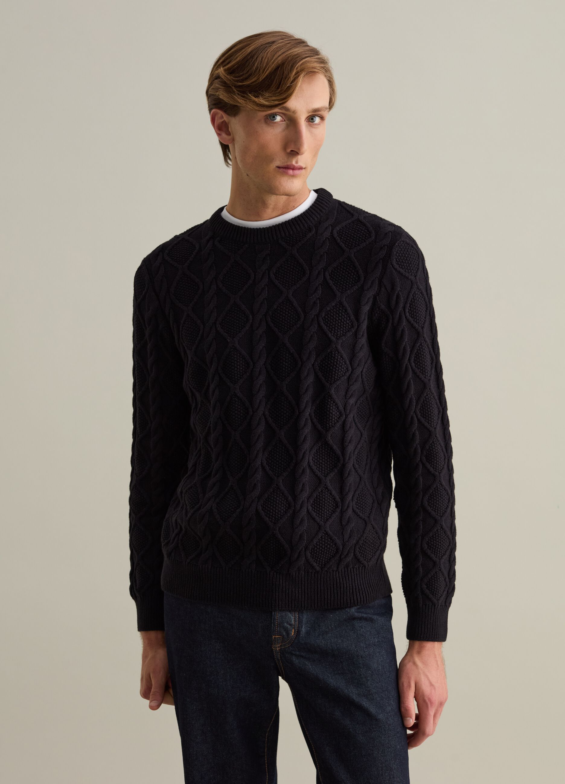 Cable-knit pullover with diamond motif