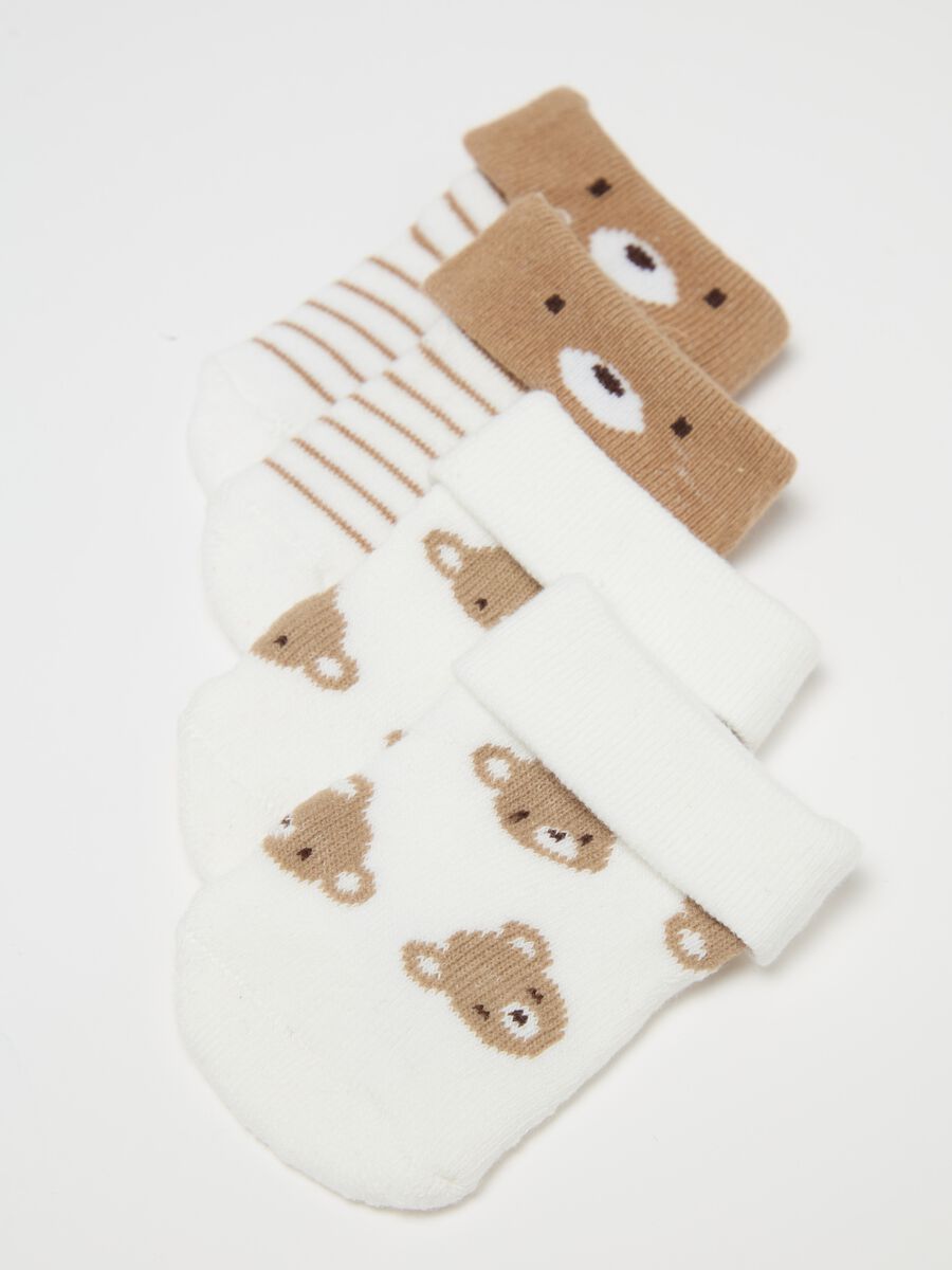 Three-pair pack stretch socks with teddy bear design_2