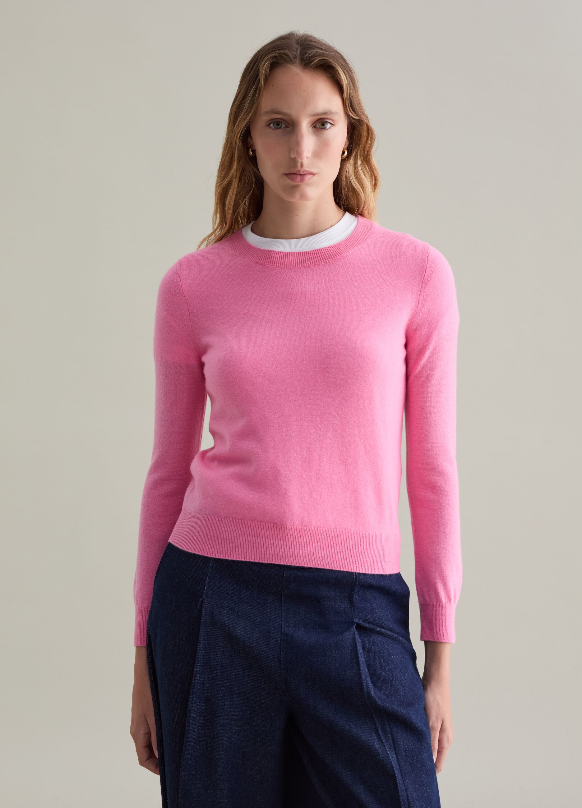 Wool pullover with round neck