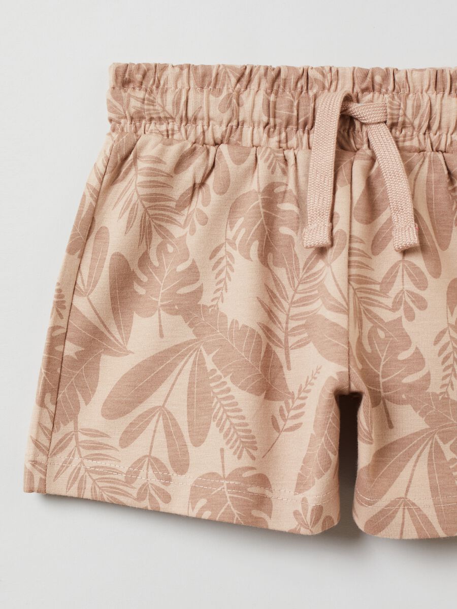 Shorts con stampa foglie tropicali all-over_1