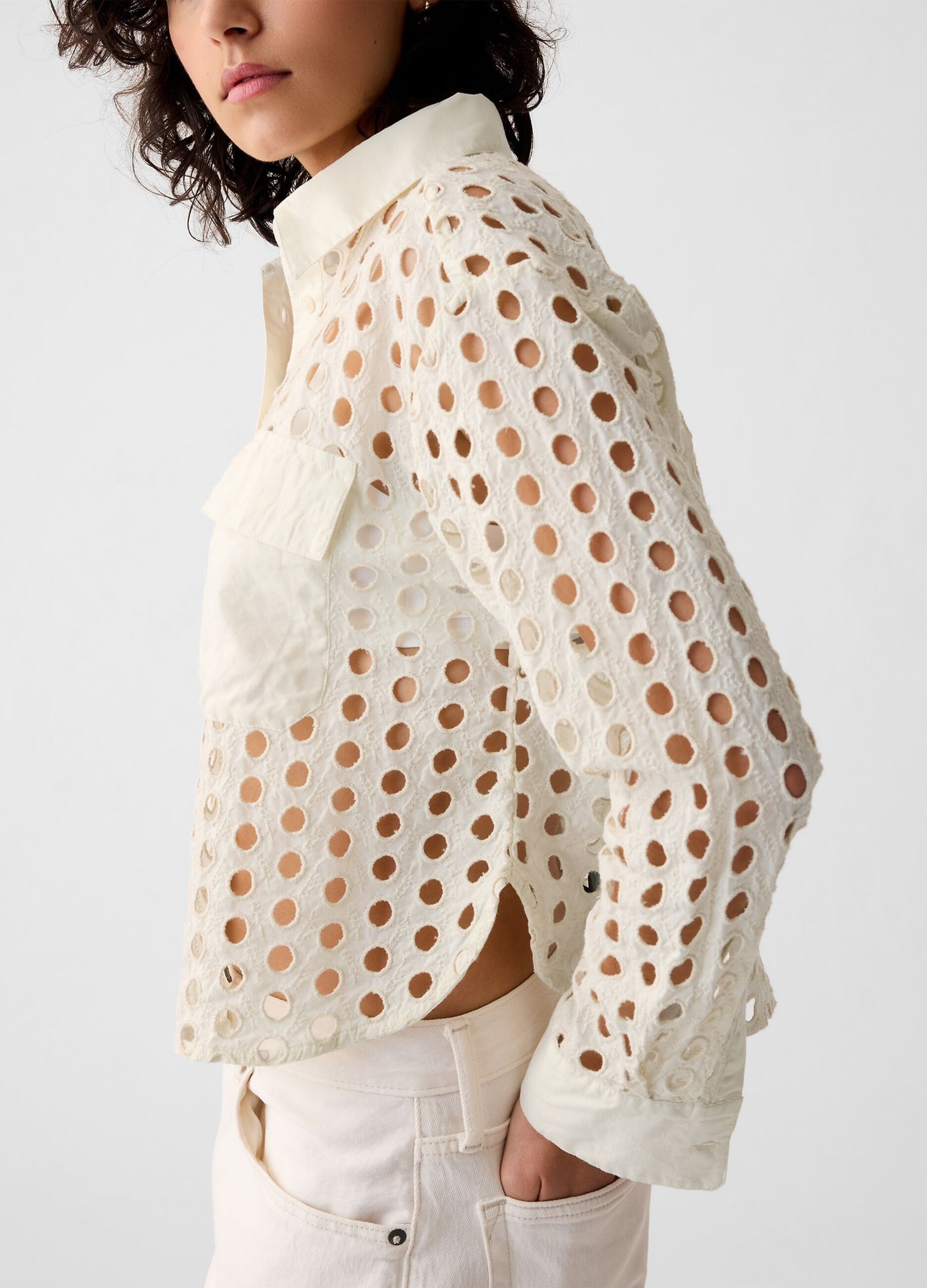 Cropped shirt with openwork details