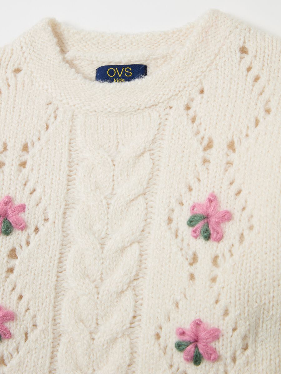 Pullover with openwork design and flowers embroidery_2