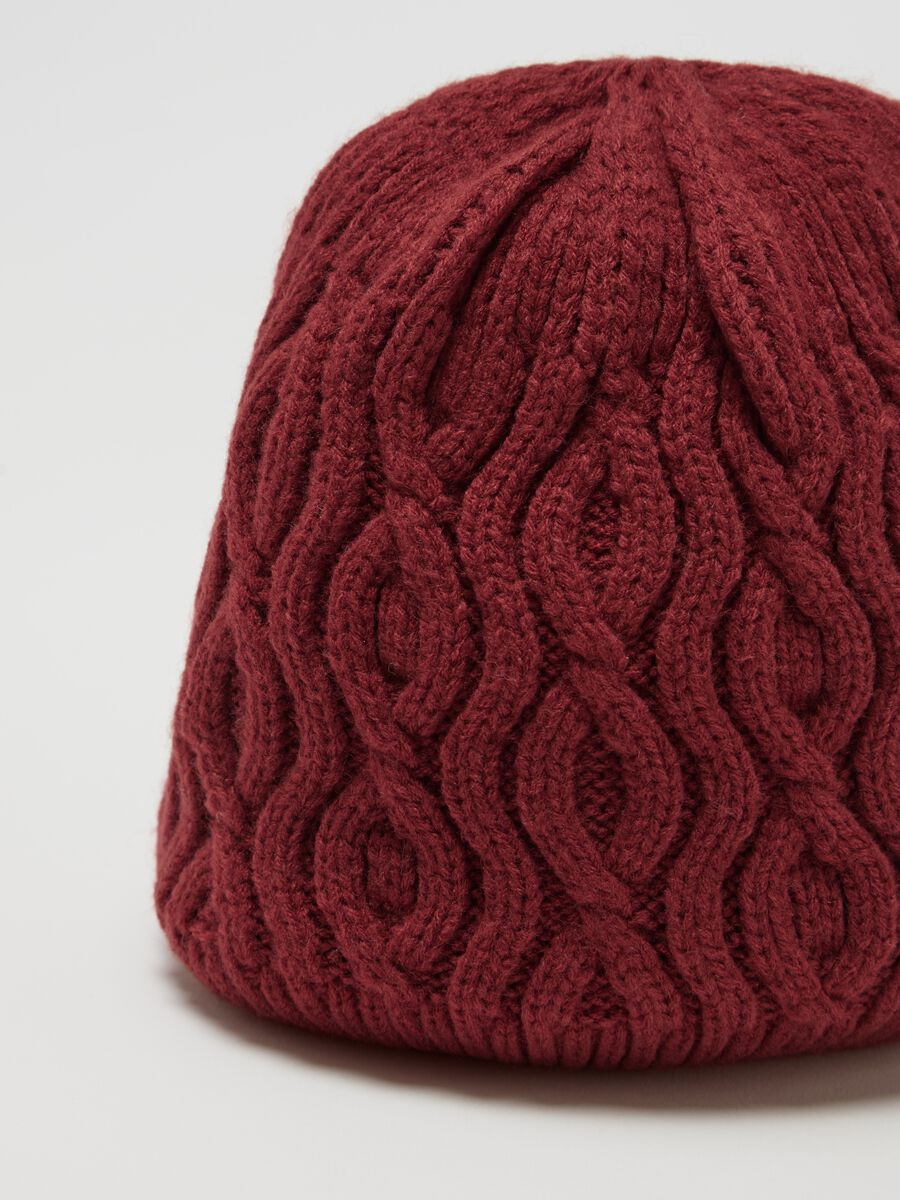 Knit hat with wavy weave_2