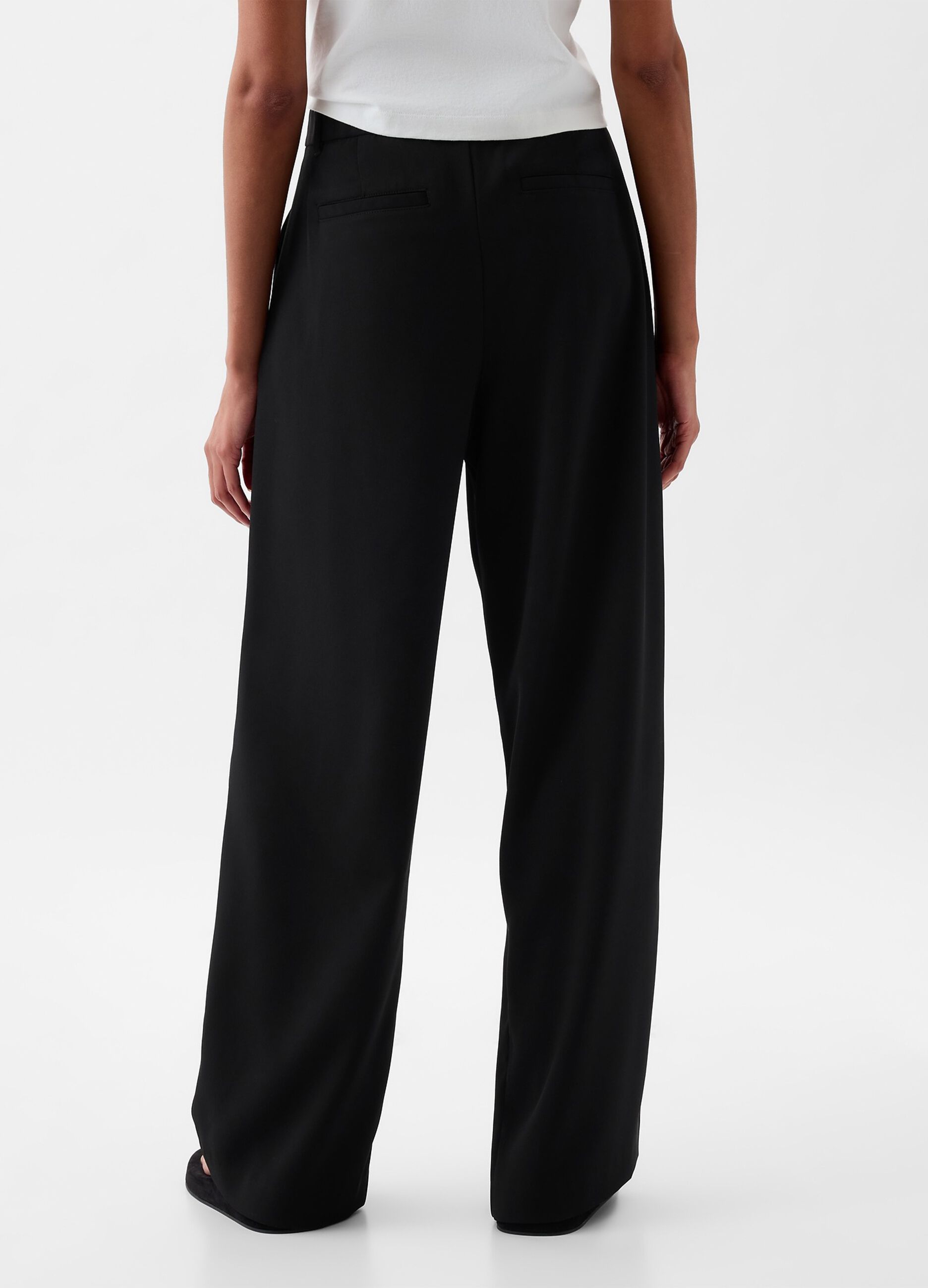 Wide-leg trousers with high waist and darts