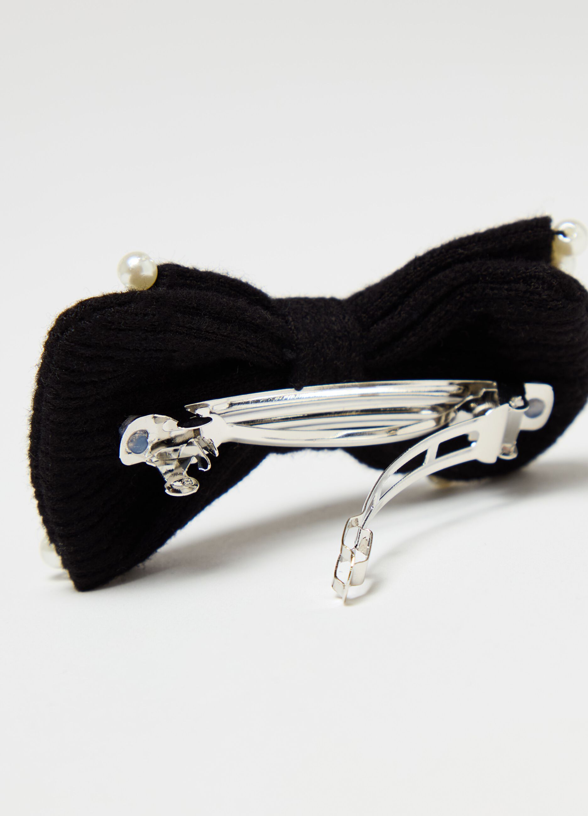 Bow clip with beads