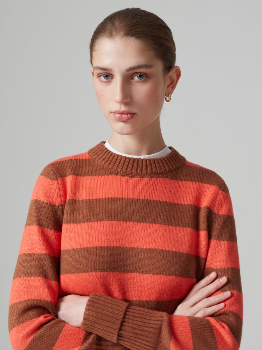 Striped pullover with round neck_1