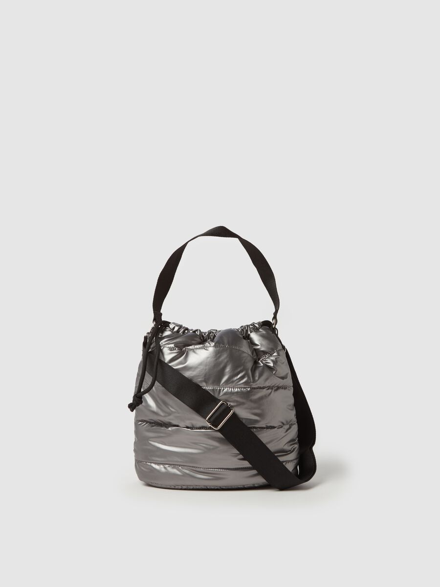 Metallic-effect quilted bucket bag_0