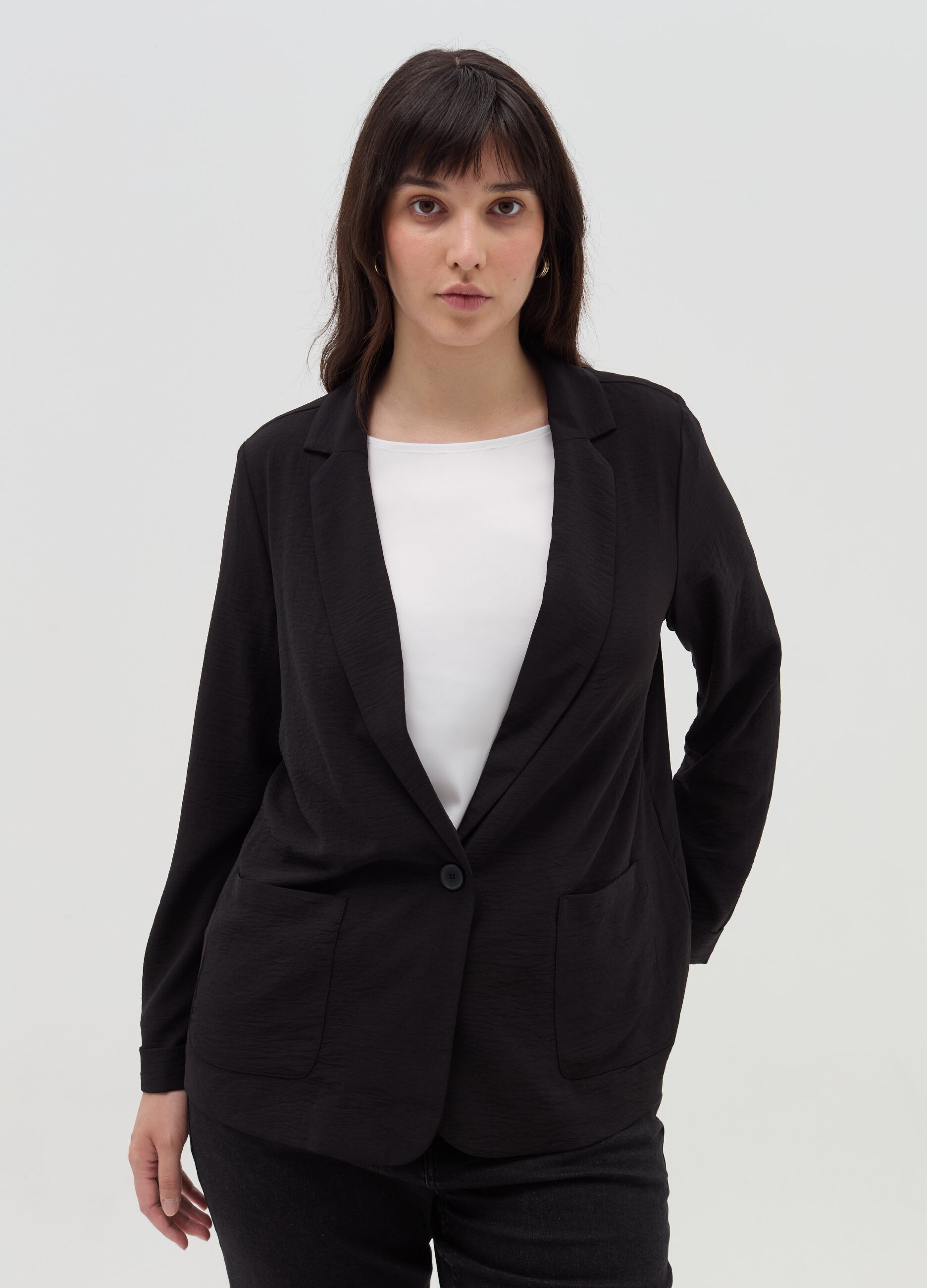 Curvy crinkle-effect single-breasted blazer