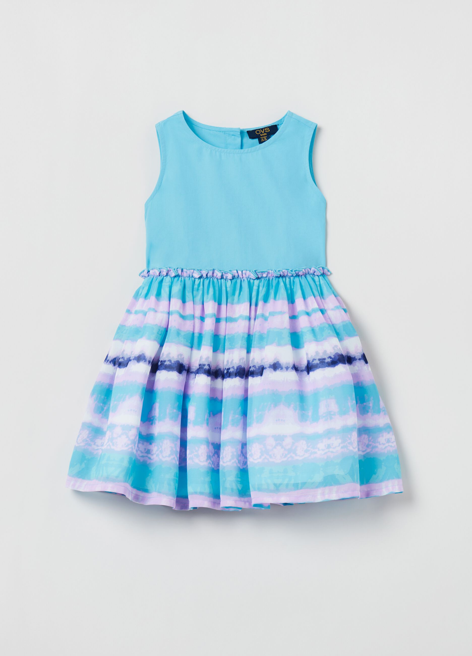 Sleeveless outfit with tie-dye skirt