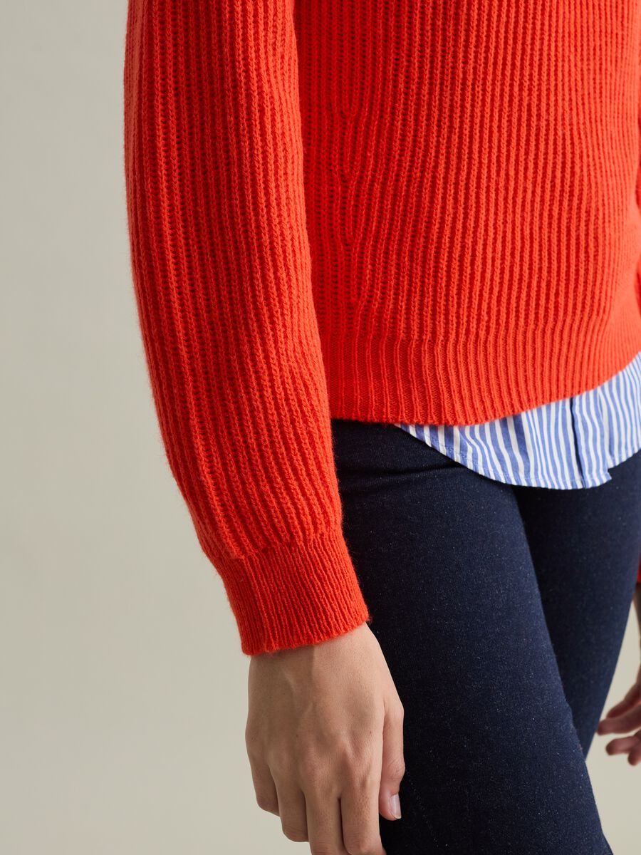 Ribbed pullover with round neckline_3