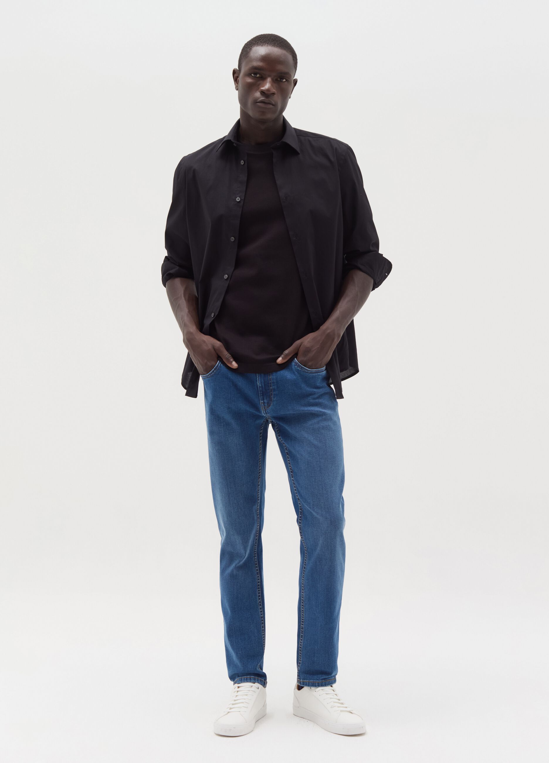 Slim-fit jeans with five pockets