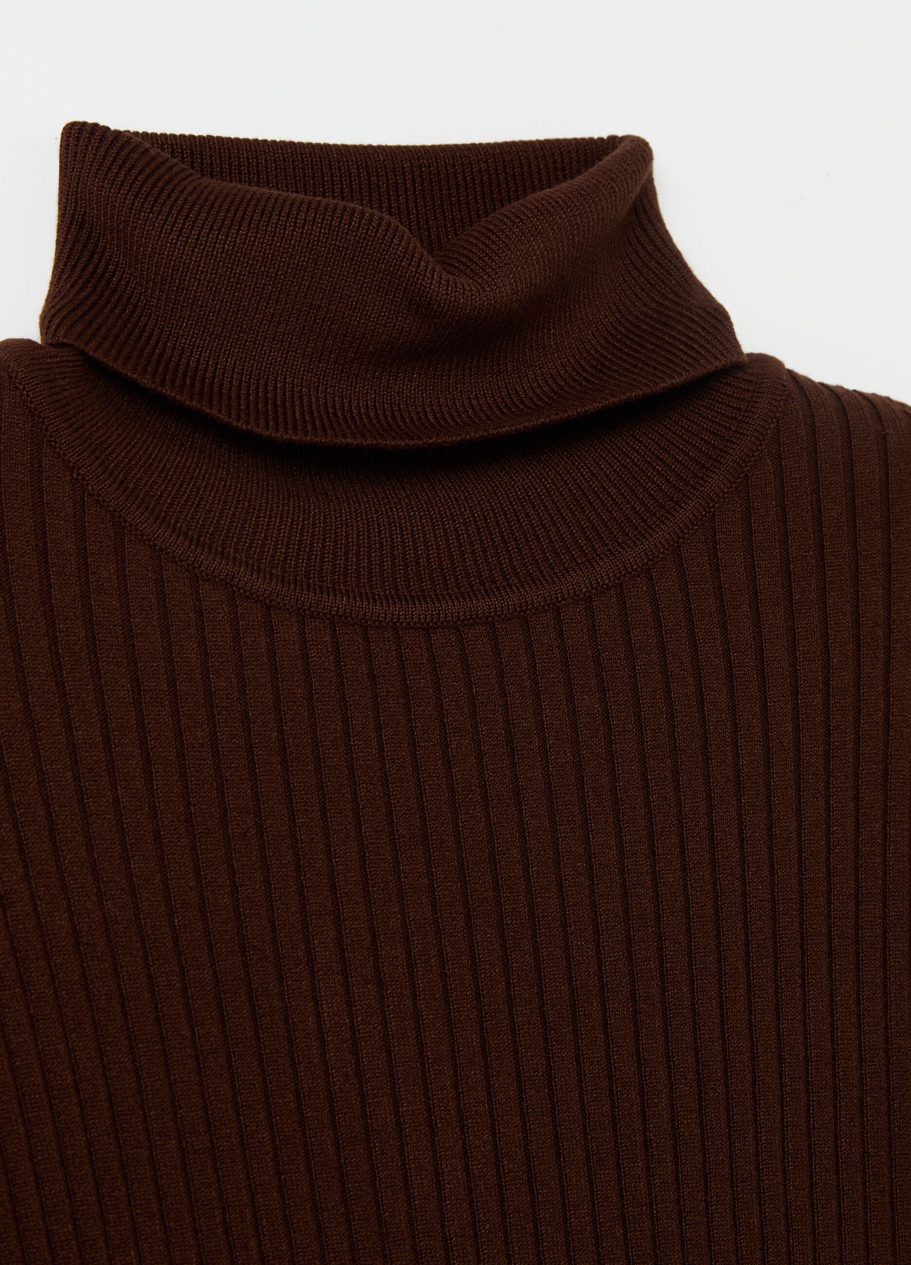 Turtleneck pullover with flat ribbing