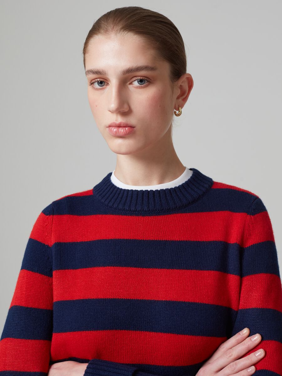 Striped pullover with round neck_1